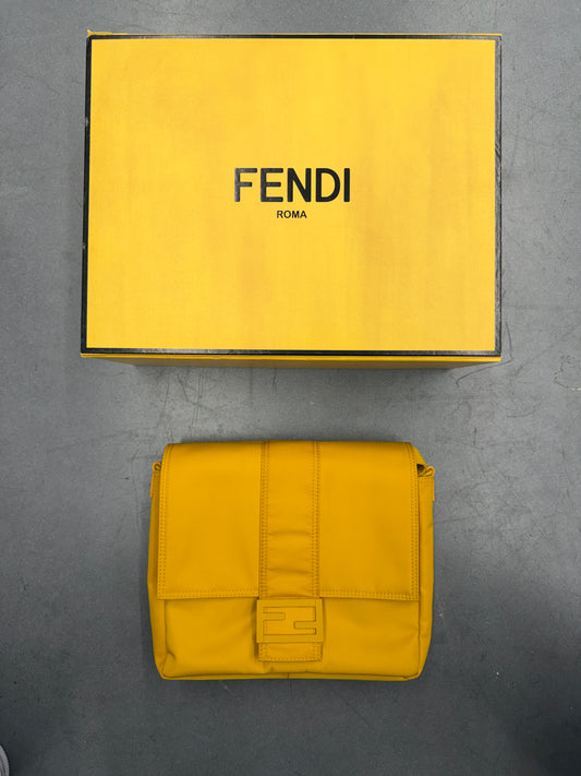 FENDI BAGUETTE MESSENGER BAG MEDIUM