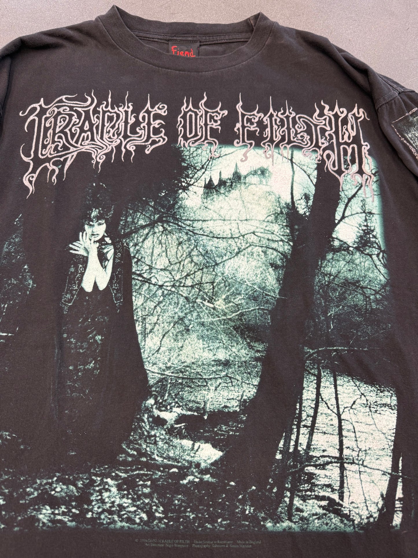 1996 CRADLE OF FILTH DUSK AND HER EMBRACE LS TEE (FIEND TAG)