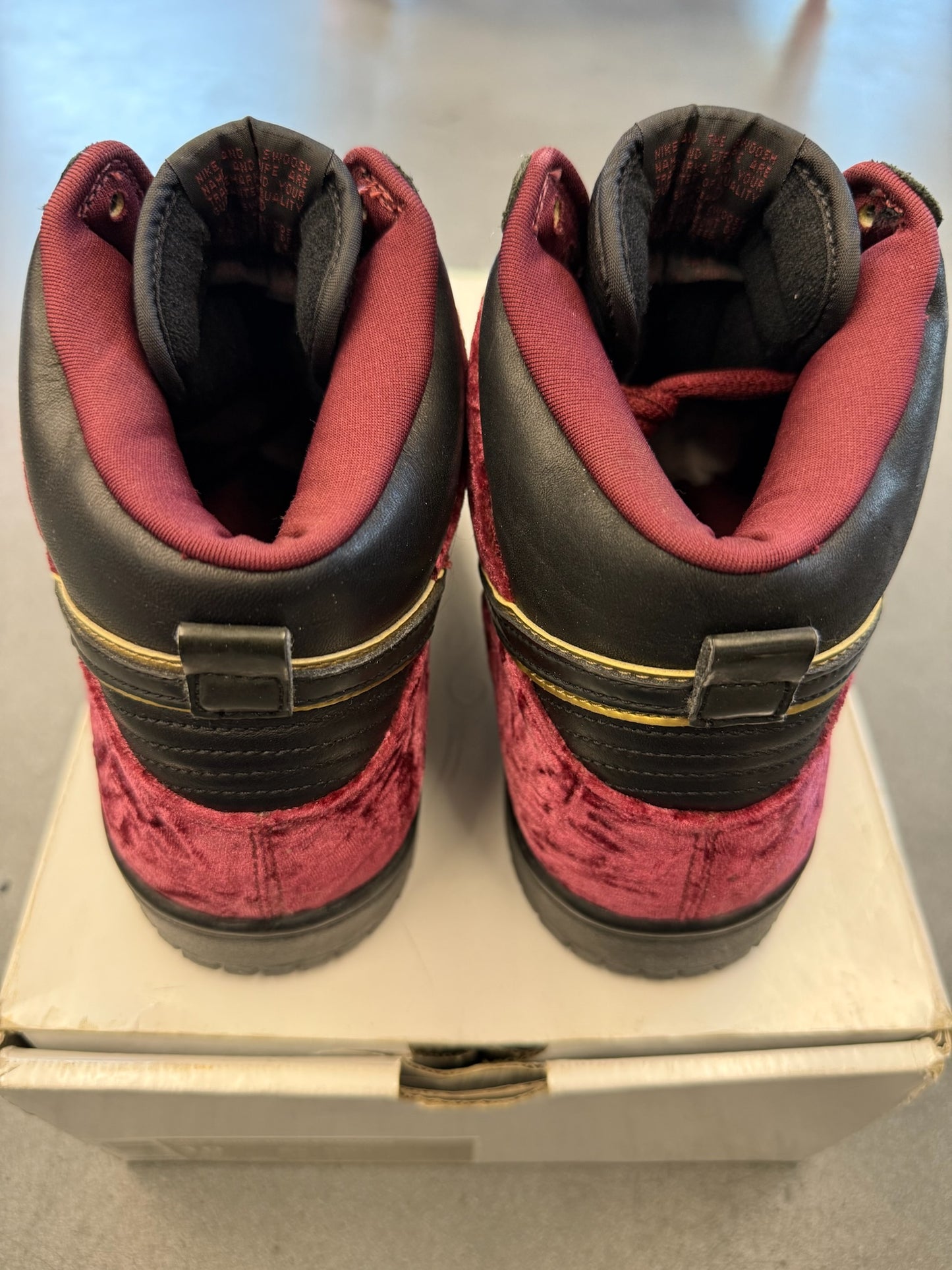 SIZE 10 2007 BLOODY SUNDAY NIKE SB DUNK HIGH PREMIUM SB (WITH BOX AND LACES)