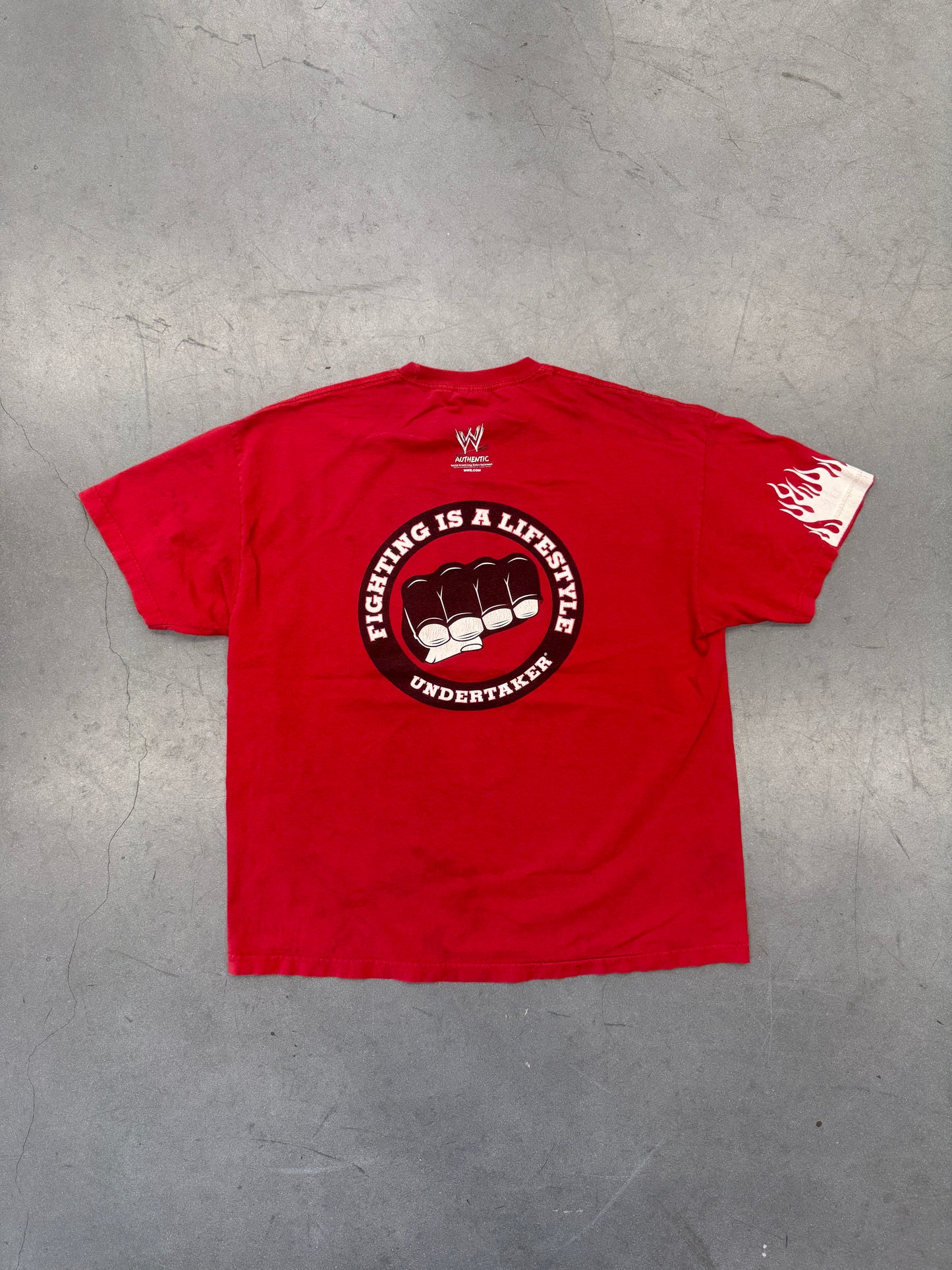 2002 UNDERTAKER FIGHTING IS A LIFESTYLE TEE (AAA TAG)
