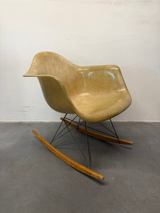 1950'S HERMAN MILLER CHARLES EAMES FIBERGLASS ROCKING CHAIR
