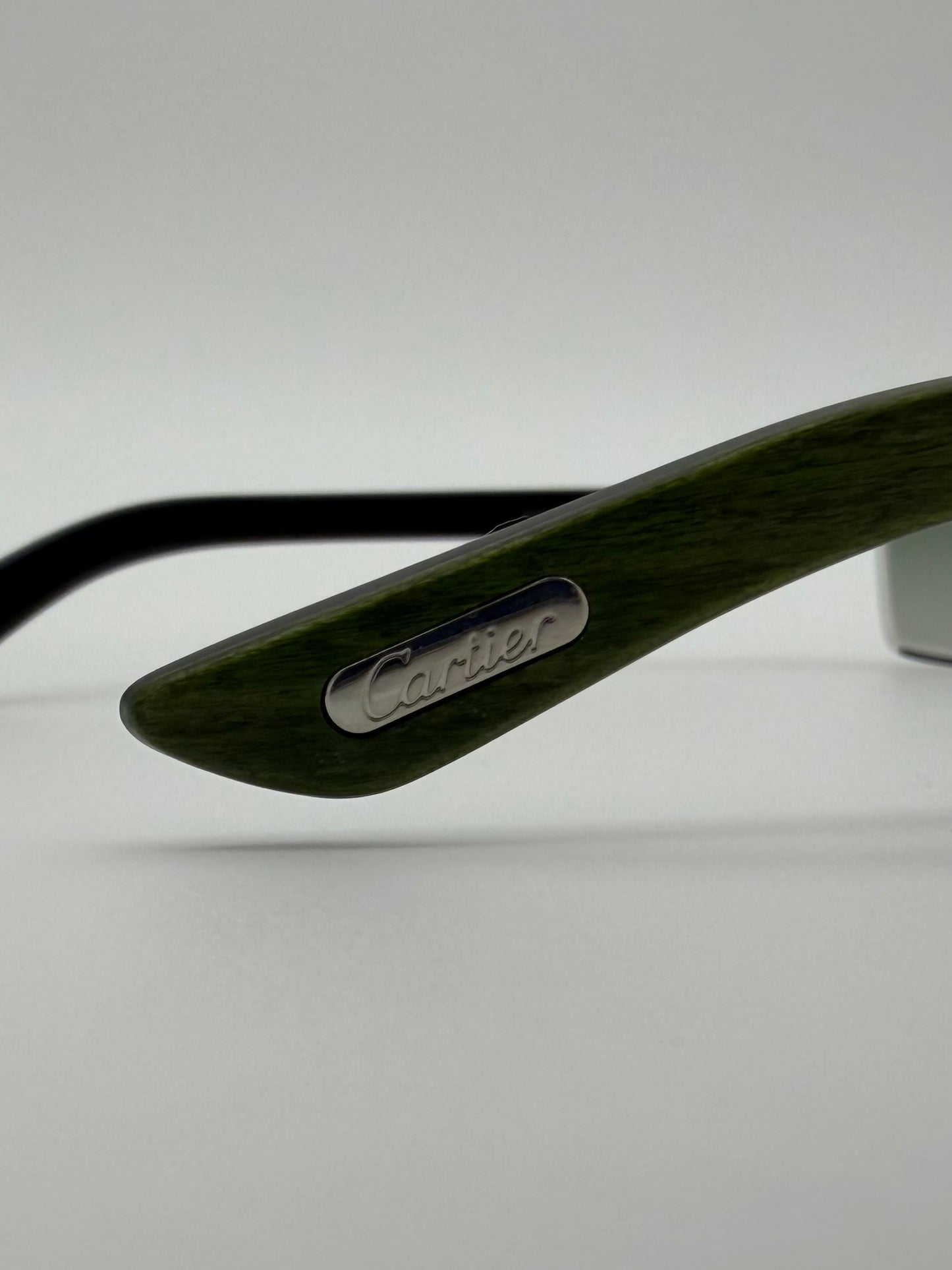 CARTIER CT0582S 005 PRECIOUS WOOD COLLECTION RIMLESS SUNGLASSES - GREEN POPLAR