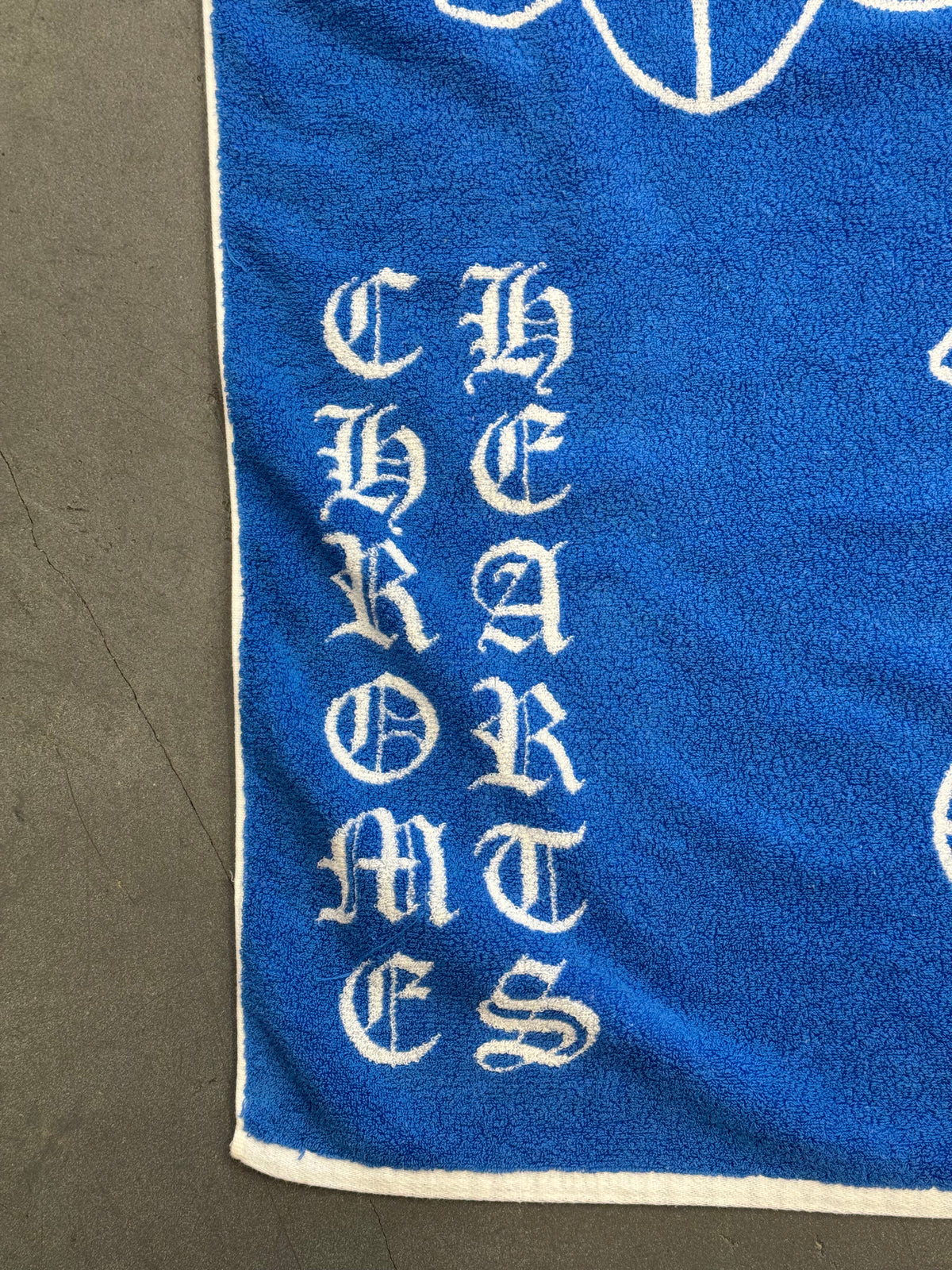 CHROME HEARTS CEMETERY CROSS BEACH TOWEL - BLUE/WHITE