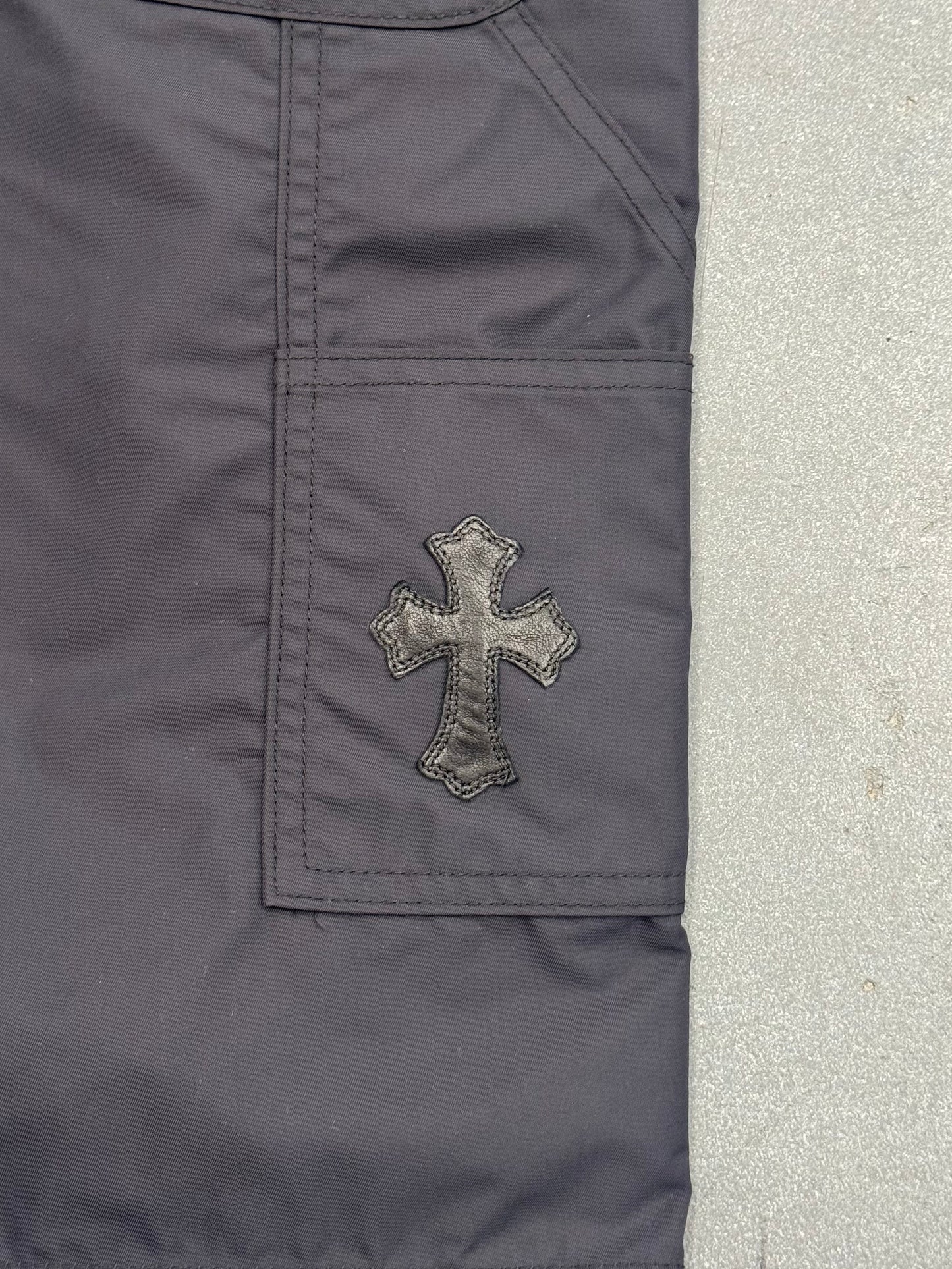 CHROME HEARTS LEATHER DOUBLE KNEE NYLON SHORTS - BLACK (27)