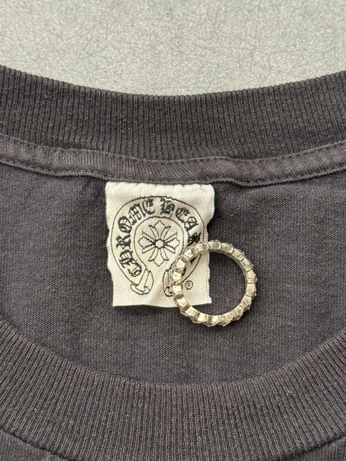 2010-12 CHROME HEARTS BLUE CROSS HORSESHOE LONG SLEEVE POCKET TEE - BLACK/BLUE