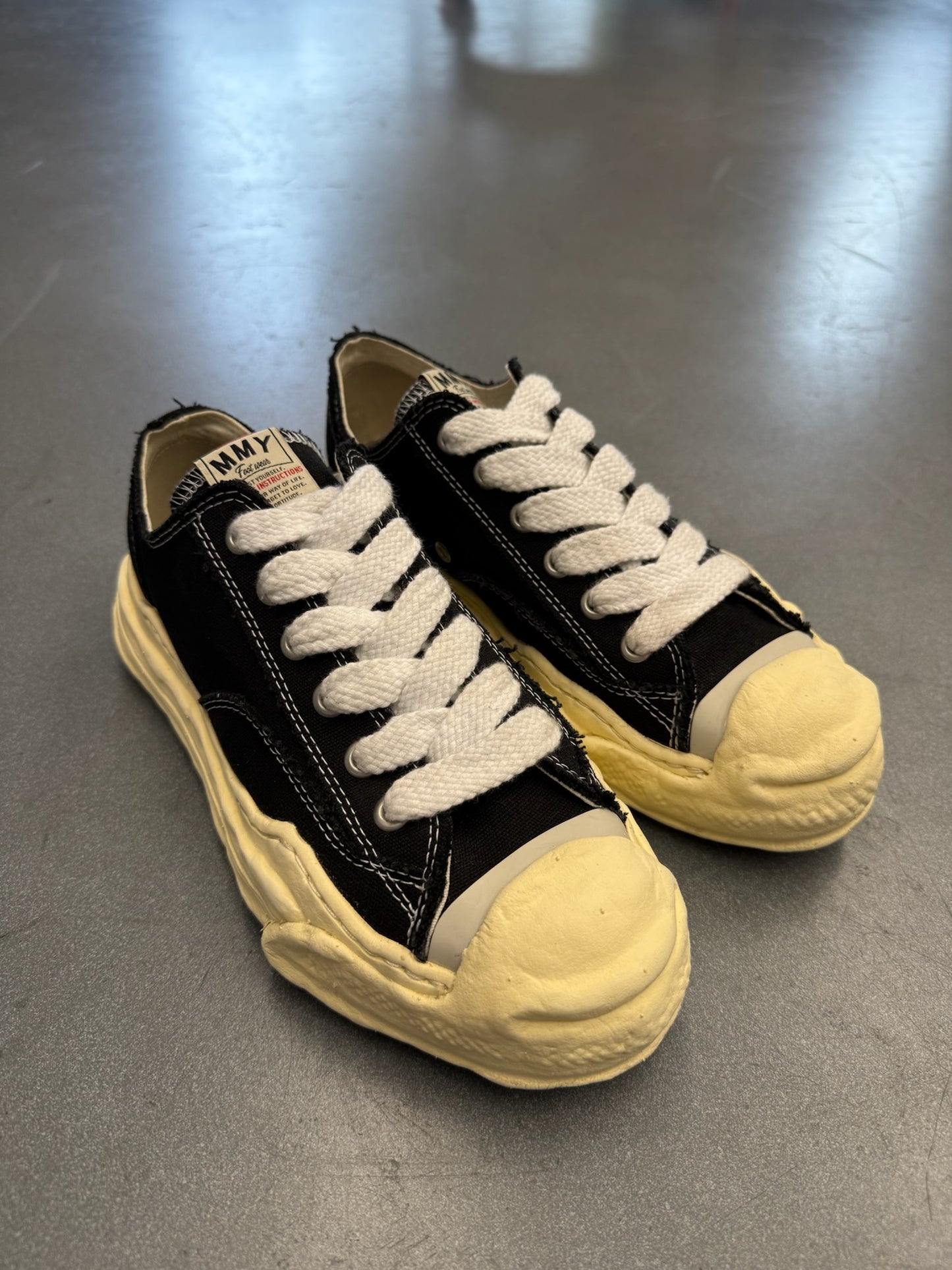 SIZE 42 MAISON MIHARA YASHURIO HANK VINTAGE SOLE CANVAS LOW