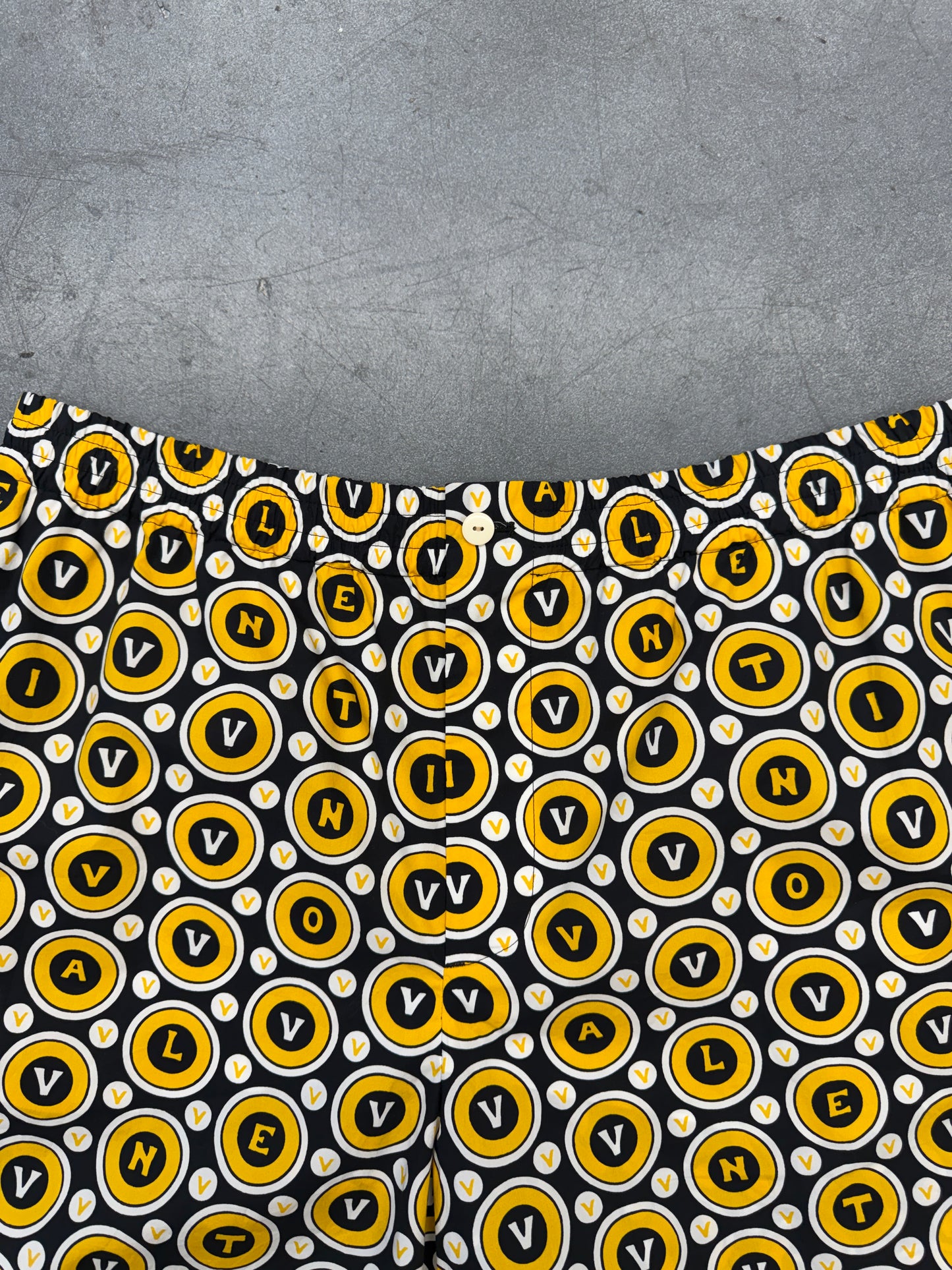 VALENTINO GARAVANI BULLES ROYALES PRINT BERMUDA SHORTS