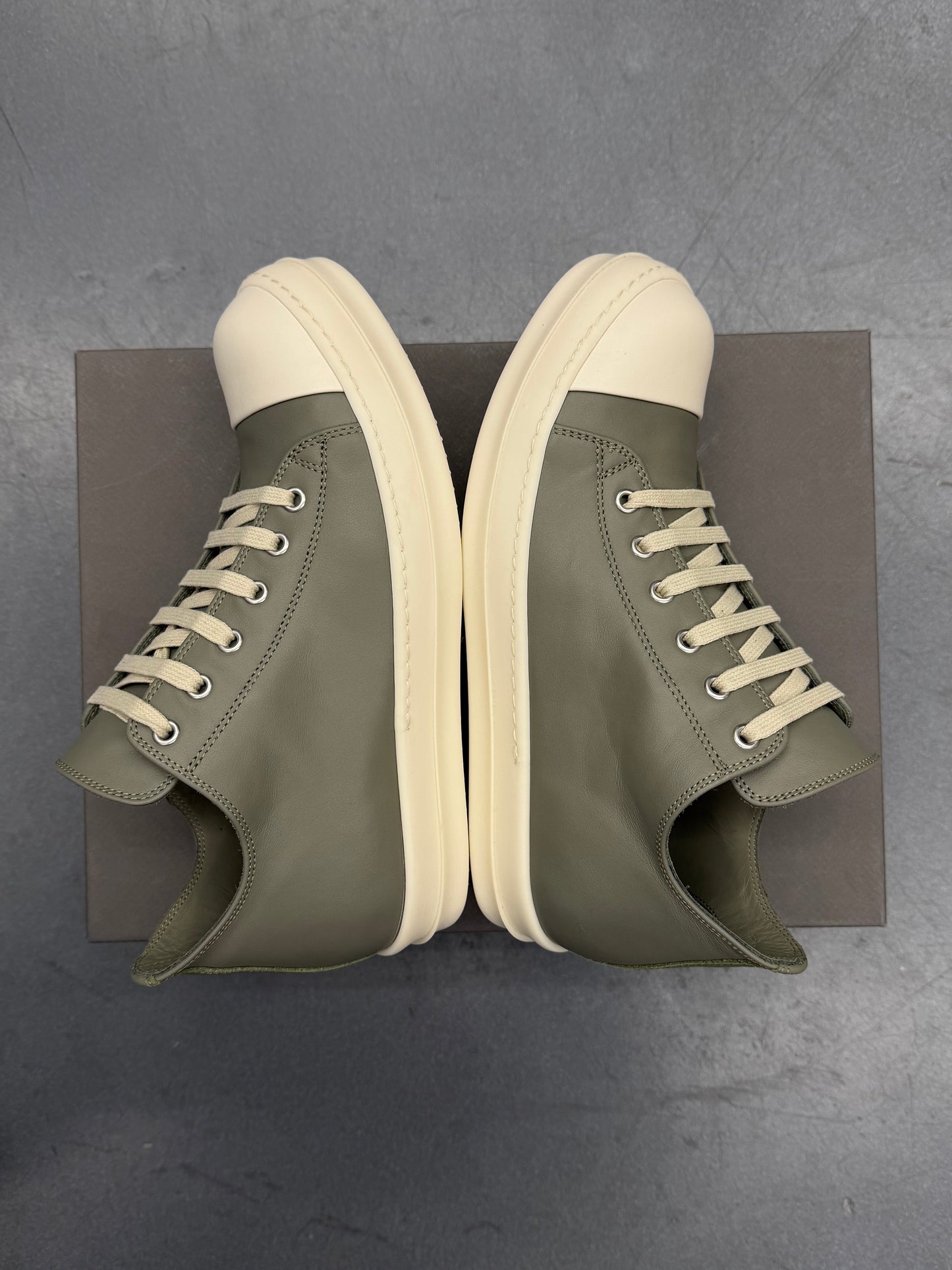 SIZE 40 RICK OWENS LOW SNEAKS - CELADON (NEW IN BOX)