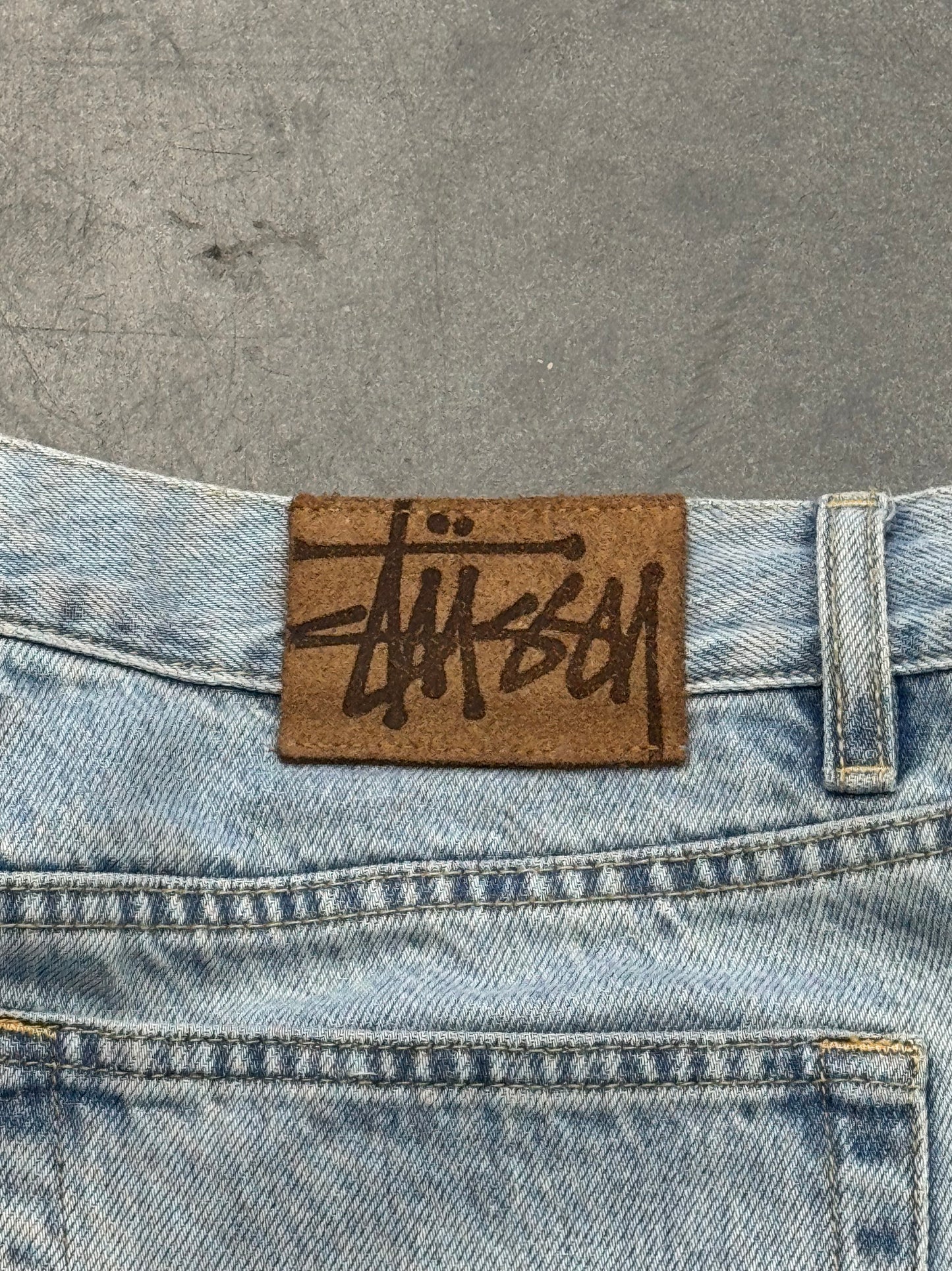 STUSSY "BIG OL" JEANS LIGHT WASH