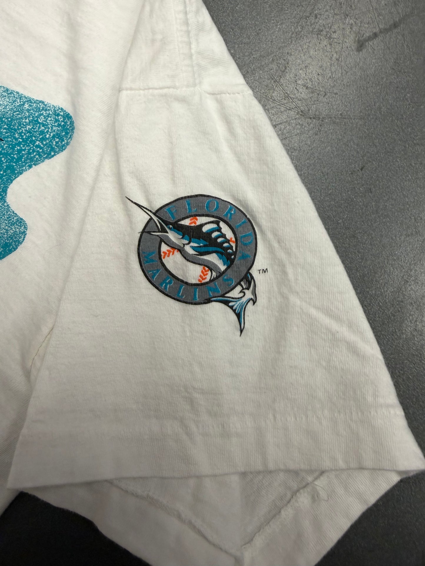 90S FLORIDA MARLINS TEXTURED PRINT MULTI-LOGO TEE (AMERICA'S FAVORITES TAG)
