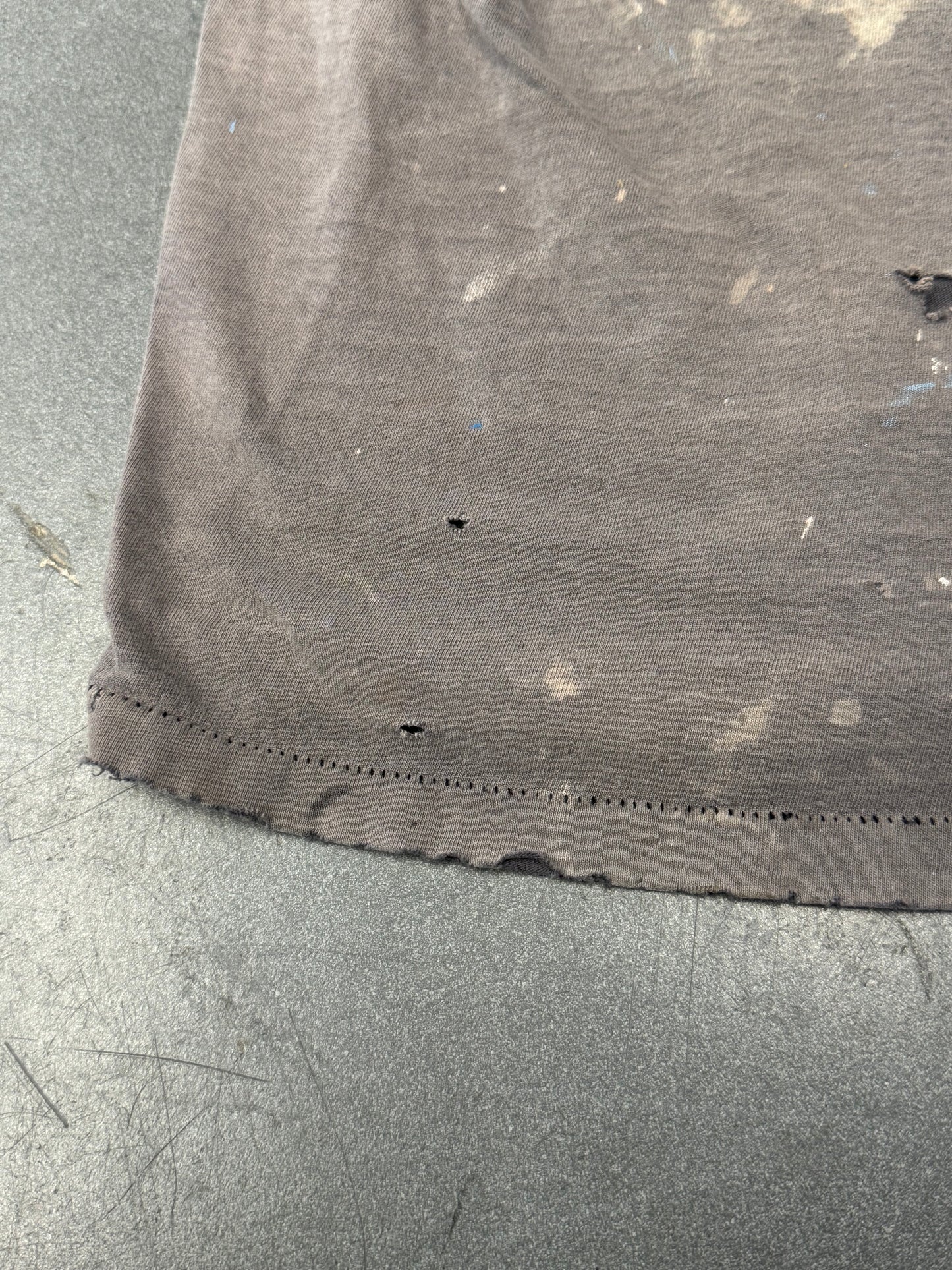 90S MT. RUSHMORE BLACK HILLS S.D. FADED AND DISTRESSED TANK TOP (SOFTEE TAG)