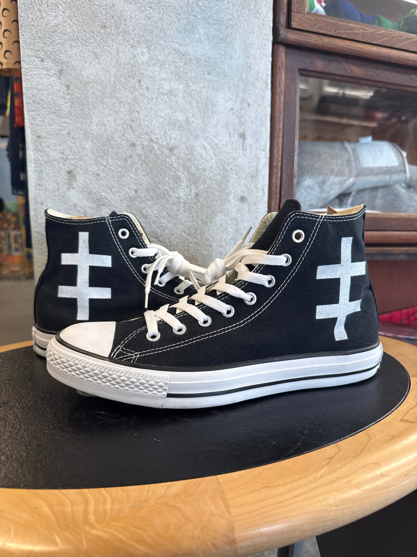2014 MARILYN MANSON THE END TIMES TOUR FRIENDS AND FAMILY CONVERSE 1 OF 10 (WITHOUT BOX)
