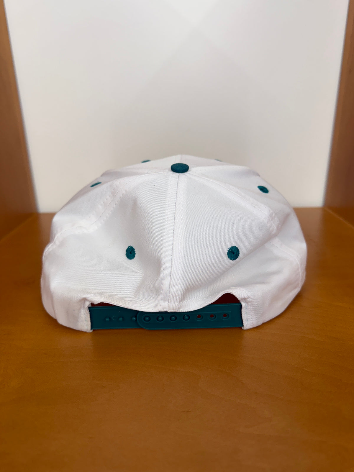 90'S MIAMI DOLPHINS SHARKTOOTH WHITE/TEAL LOGO 7 SNAPBACK HAT