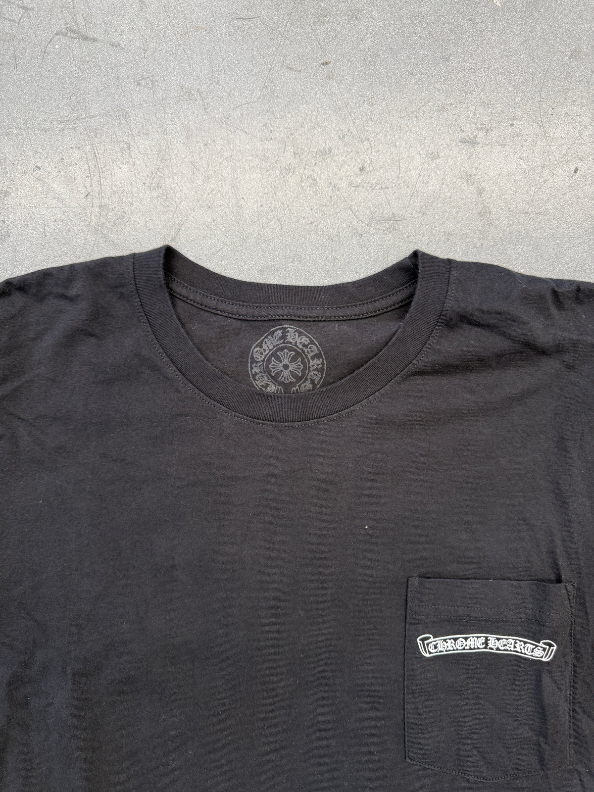 CHROME HEARTS EYE CHART DAGGER LONG SLEEVE TEE - BLACK/WHITE/MAGENTA