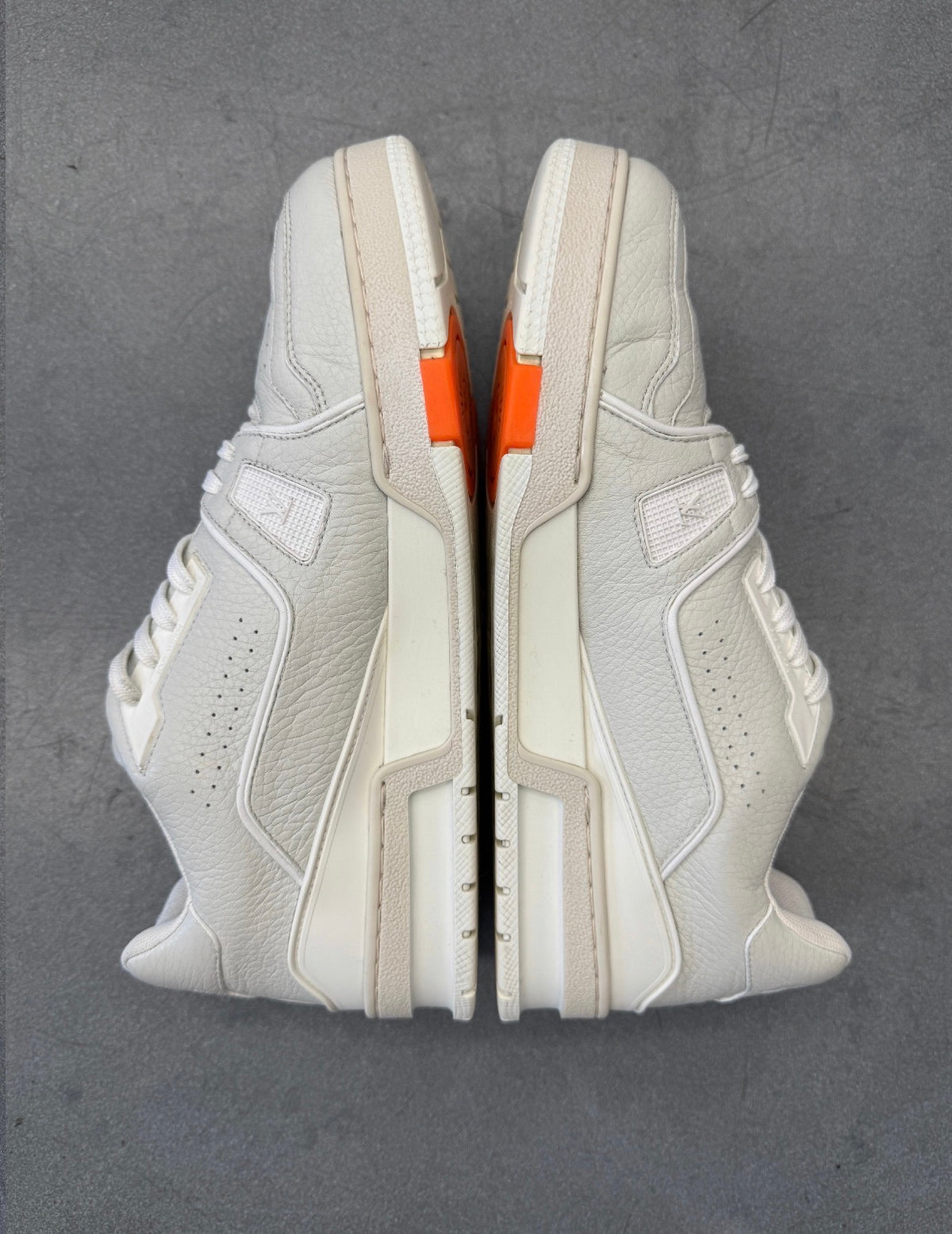 LOUIS VUITTON TRAINER #54 SIGNATURE WHITE/ORANGE