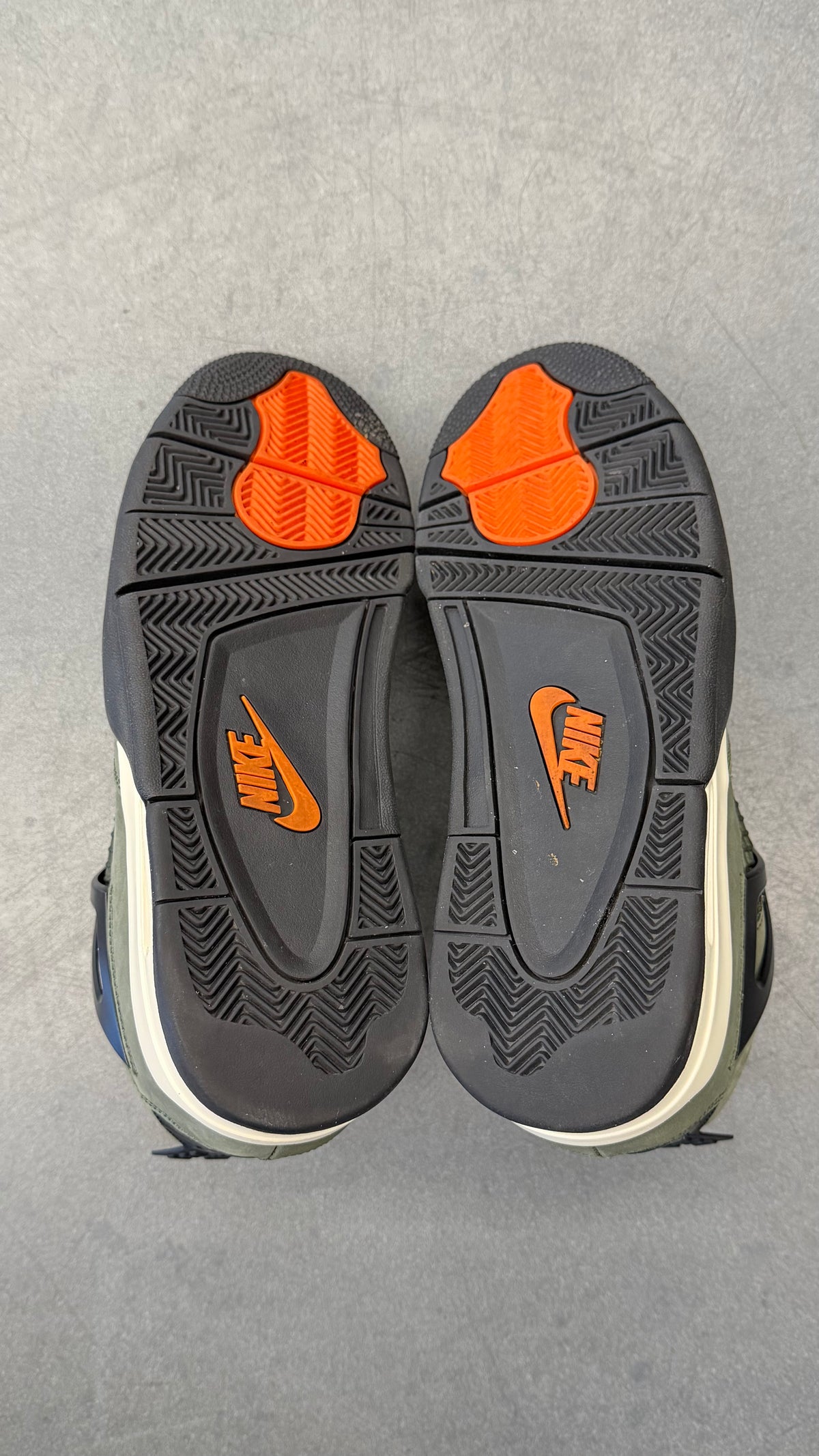 2025 AIR JORDAN 4 RETRO OG SP UNDEFEATED