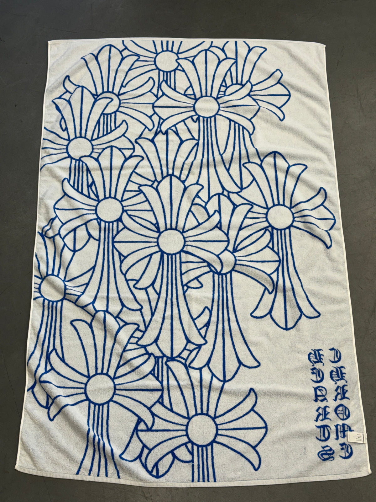 CHROME HEARTS CEMETERY CROSS BEACH TOWEL - BLUE/WHITE