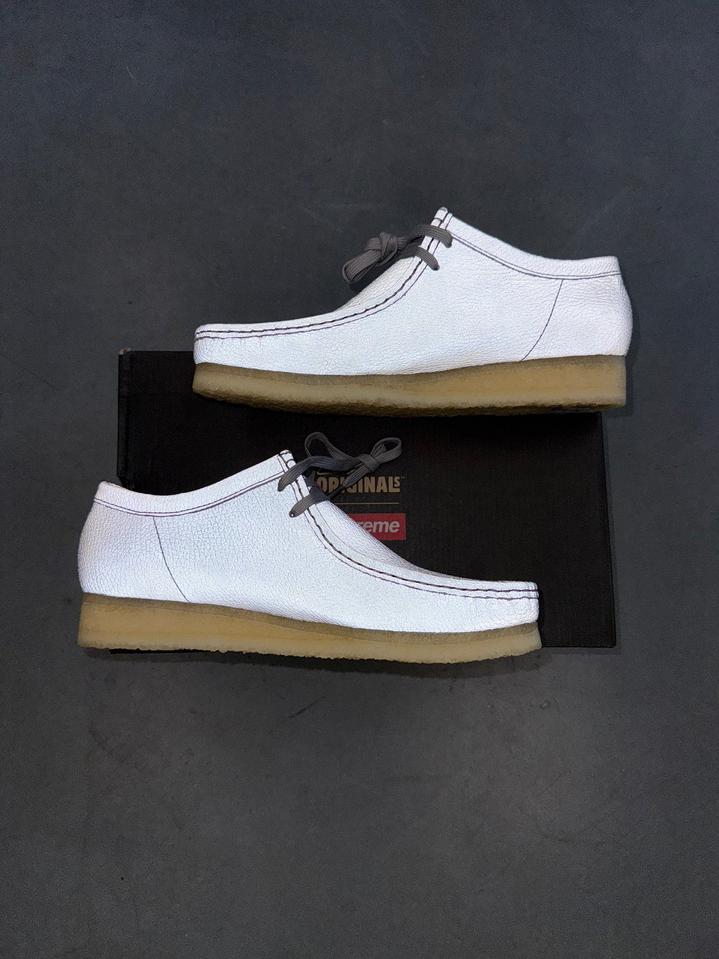 2025 SIZE 9.5 SUPREME CLARK ORIGINALS WALLABEE GREY REFLECTIVE (NEW WITH BOX)