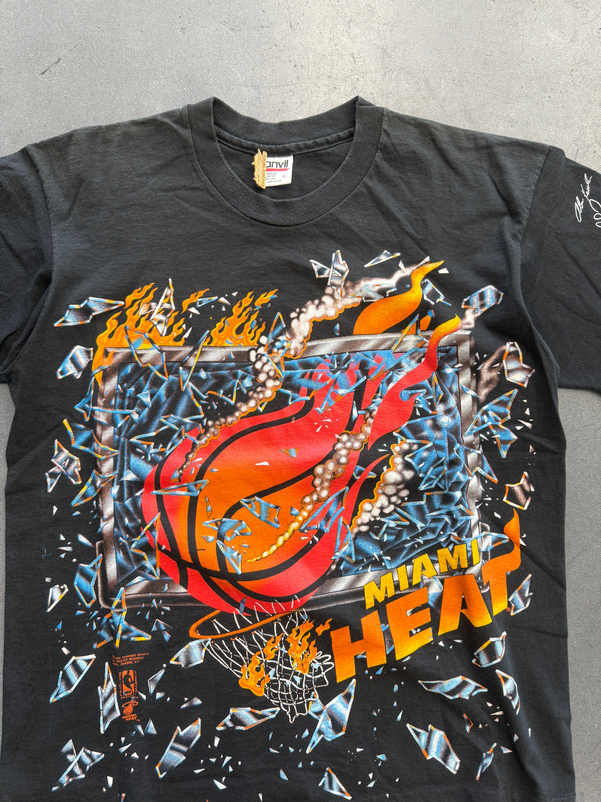 1992 NBA MIAMI HEAT SHATTERED BACKBOARD TEE (ANVIL RED BAR TAG) - L