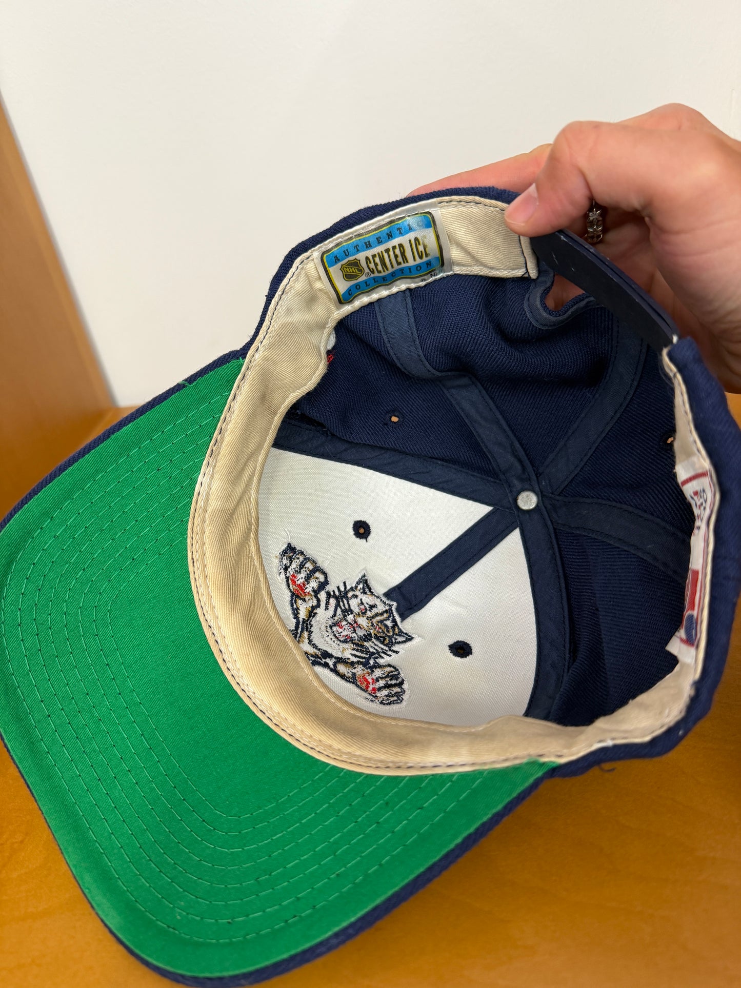90'S FLORIDA PANTHERS SCRIPT CENTER ICE SNAPBACK (SPORTS SPECIALTIES TAG)