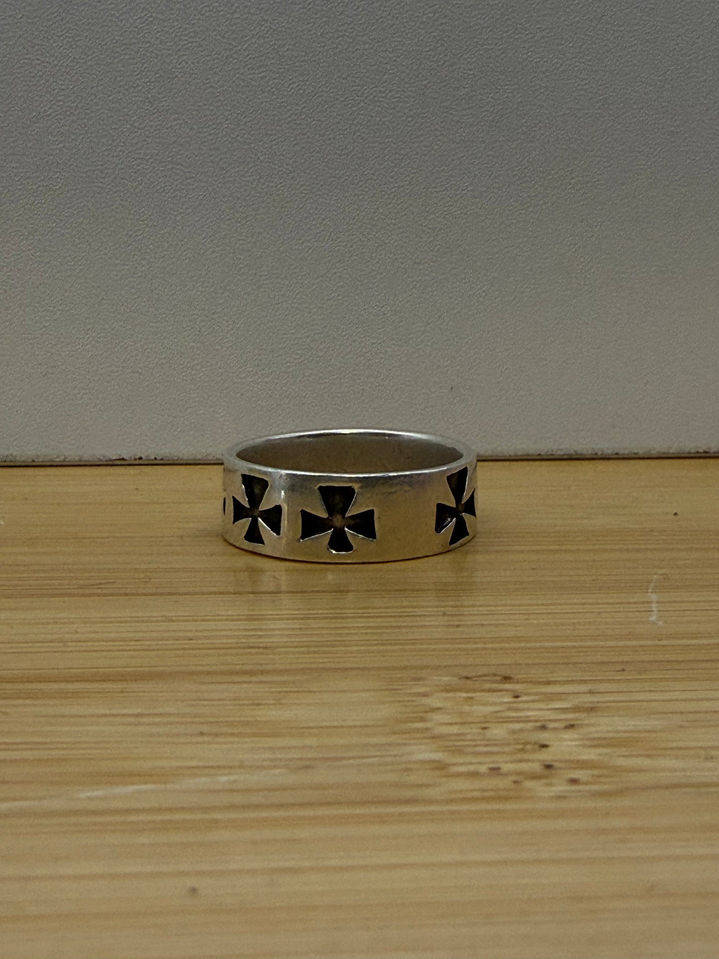VINTAGE REPEATED IRON CROSS SILVER RING