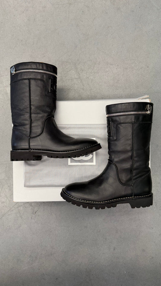 2010 SIZE 40 CHANEL BLACK LEATHER MOTO BOOTS (PRE-OWNED WITH BOX)
