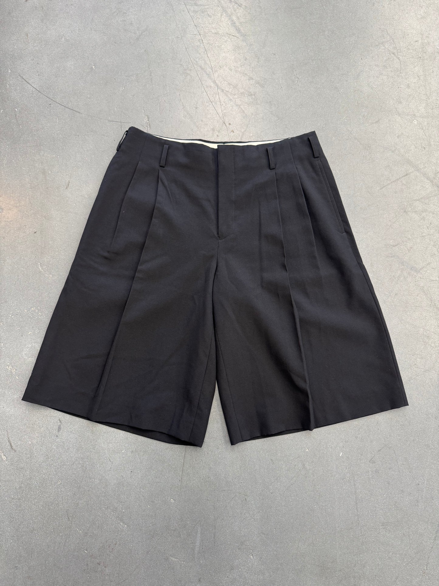 AD2020 COMME DES GARCONS HOMME PLUS PLEATED DRESS SHORTS - BLACK