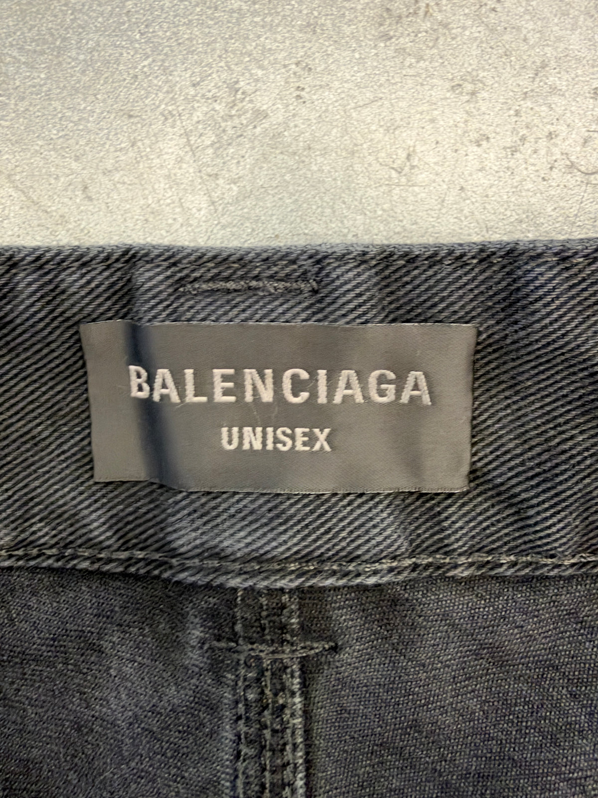 FW25 BALENCIAGA RIPPED OFF BAGGY DOUBLE KNEE JEANS - WASHED BLACK