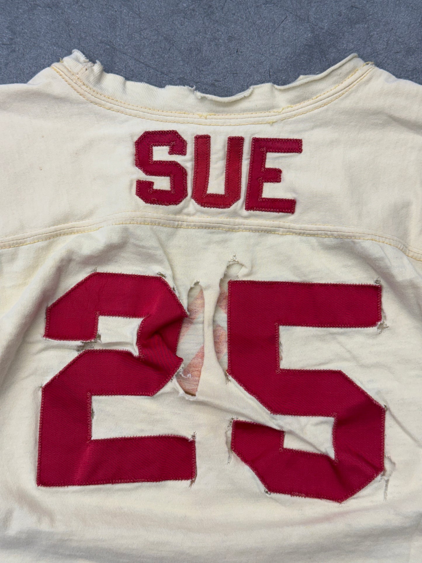 80S SUE #25 FOOTBALL DIAMOND J TOP - CREAM/RED
