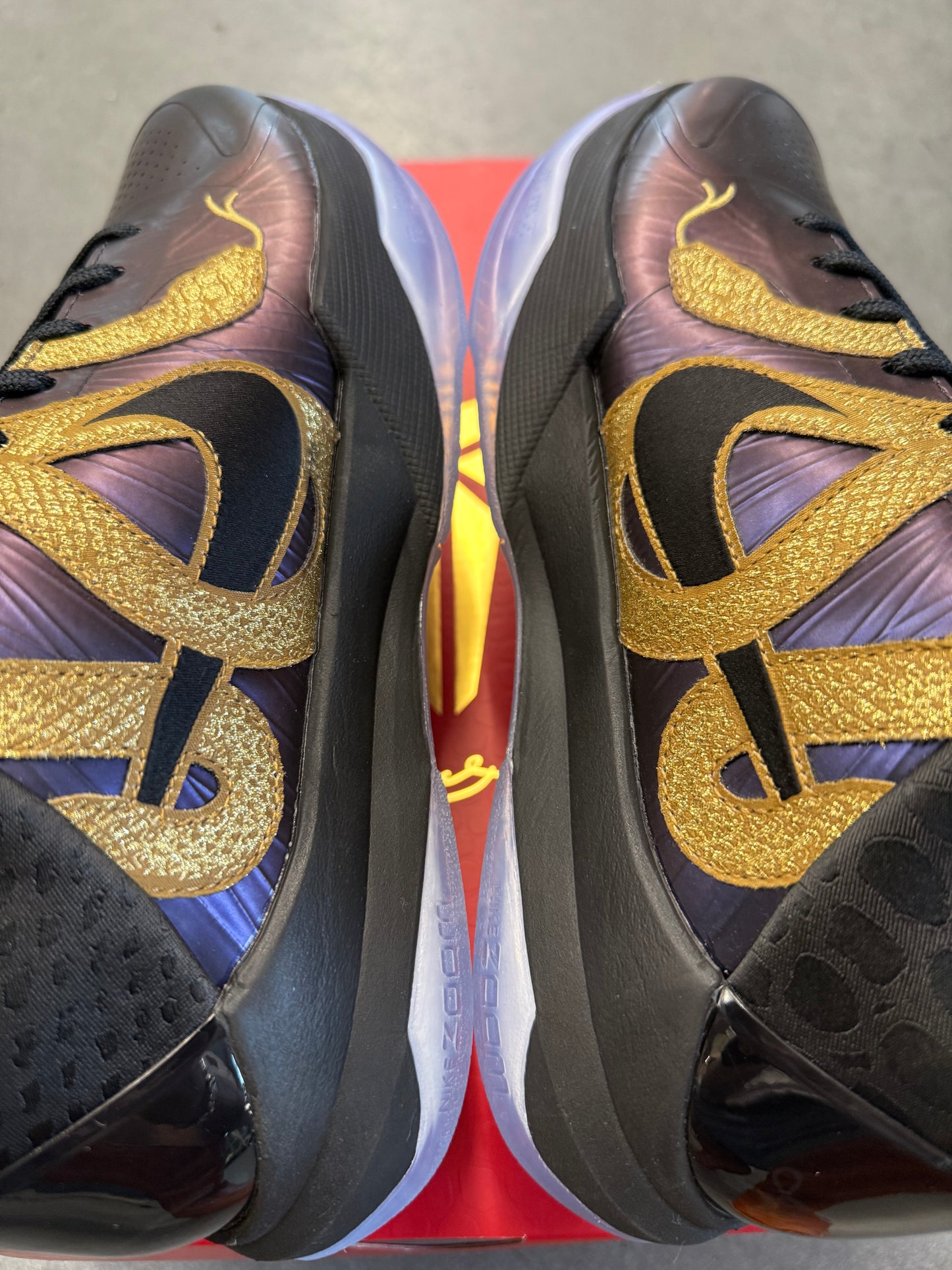 2025 SIZE 8.5 NIKE KOBE V PROTRO YEAR OF THE MAMBA EGGPLANT (NEW WITH BOX)