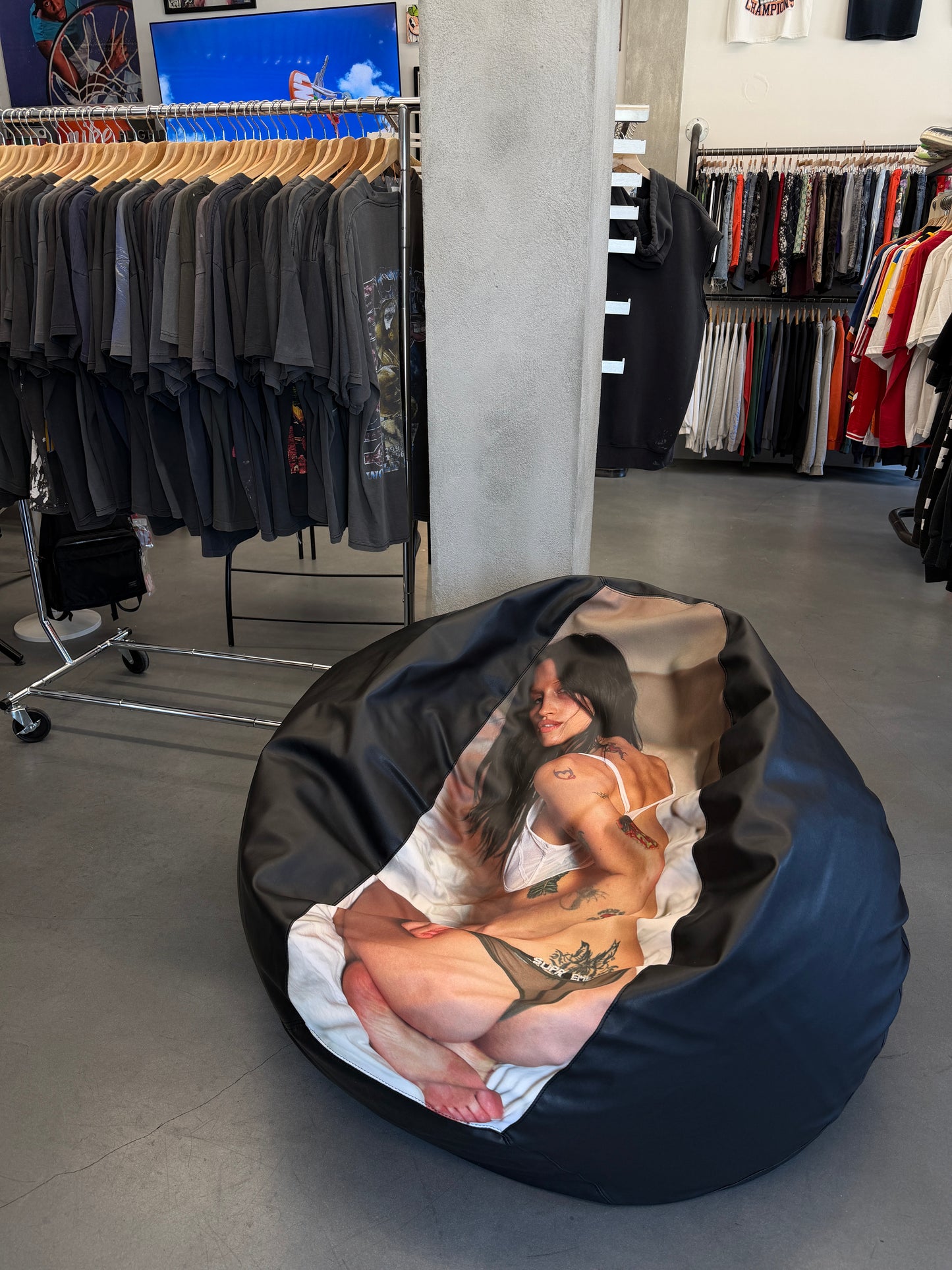 FW26 SUPREME LARRY CLARK BEAN BAG - MULTICOLOR