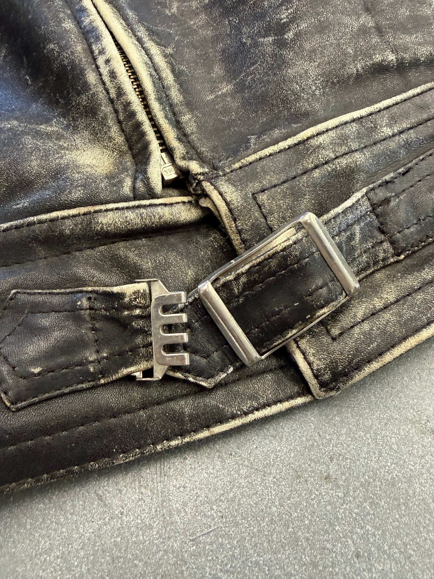 1993 HARLEY-DAVIDSON 90TH ANNIVERSARY "WORLD'S FINEST" ZIP UP LEATHER JACKET WITH PINS