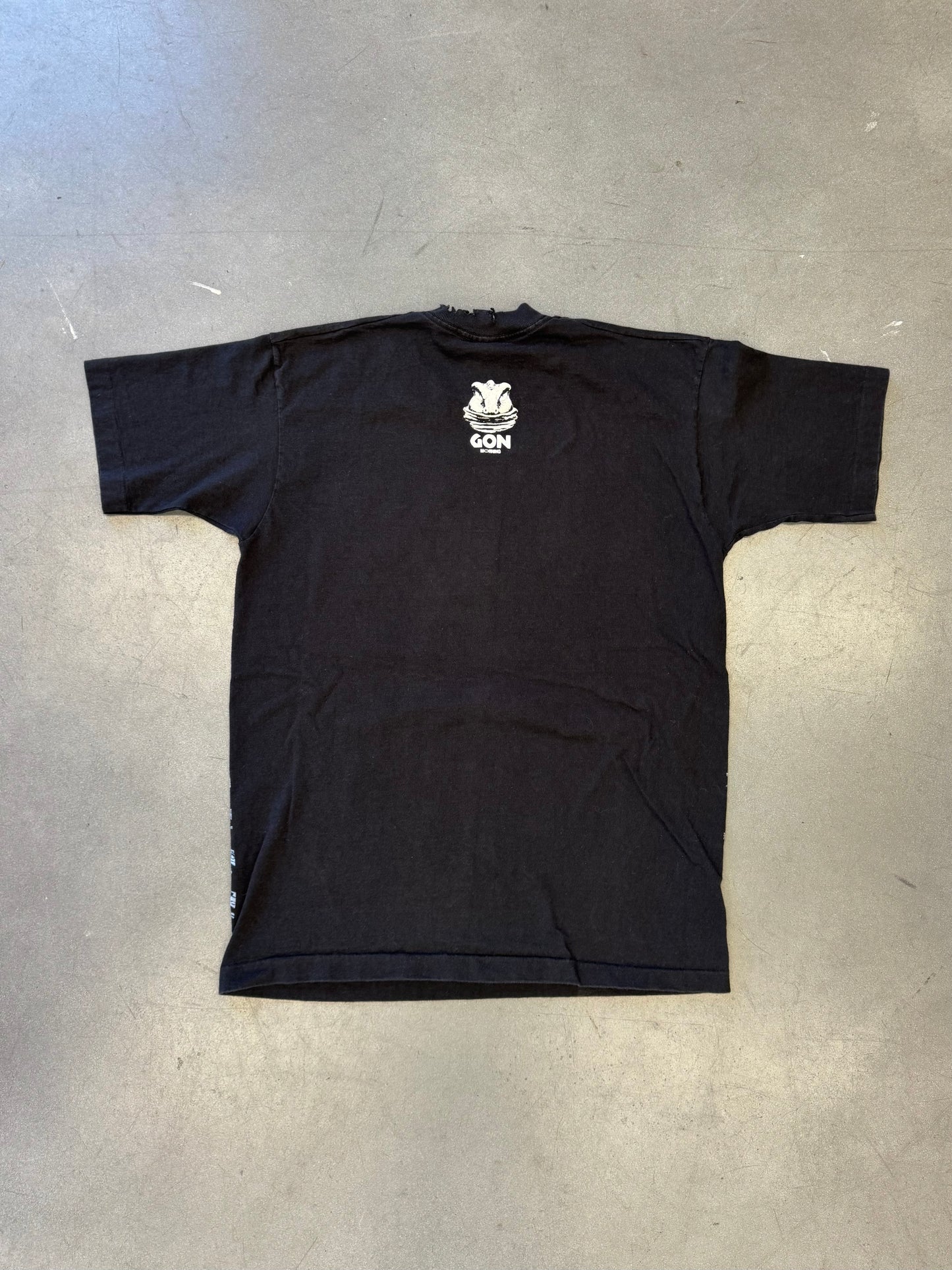 1996 GON ! MANGA DINOSAUR AOP TEE (MORNING TAG)