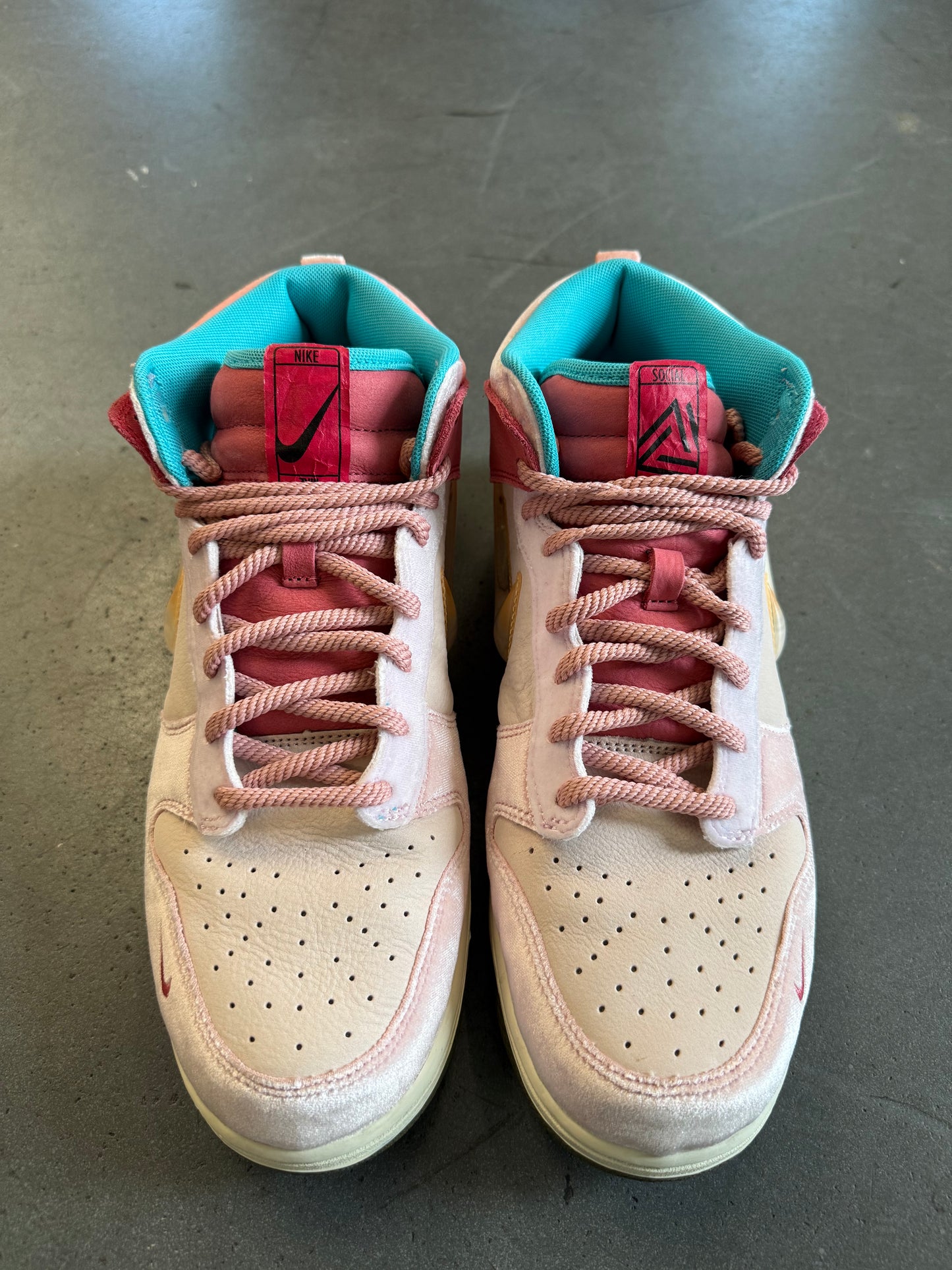 2021 SIZE 11 NIKE DUNK MID SOCIAL STATUS FREE LUNCH STRAWBERRY MILK (PRE-OWNED NO BOX)