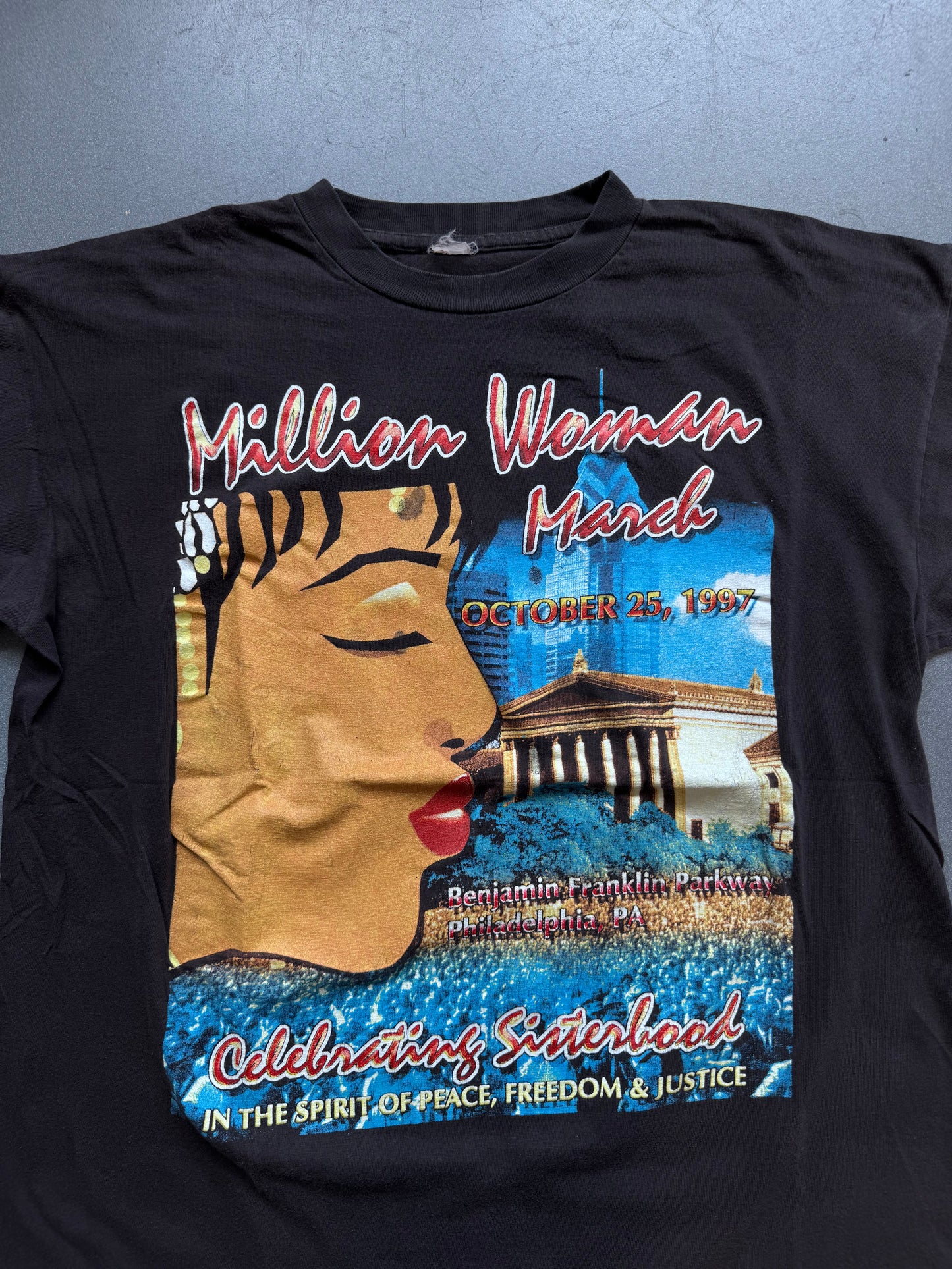 1997 MILLION WOMAN MARCH "CELEBRATING SISTERHOOD" TEE (FADED TAG)