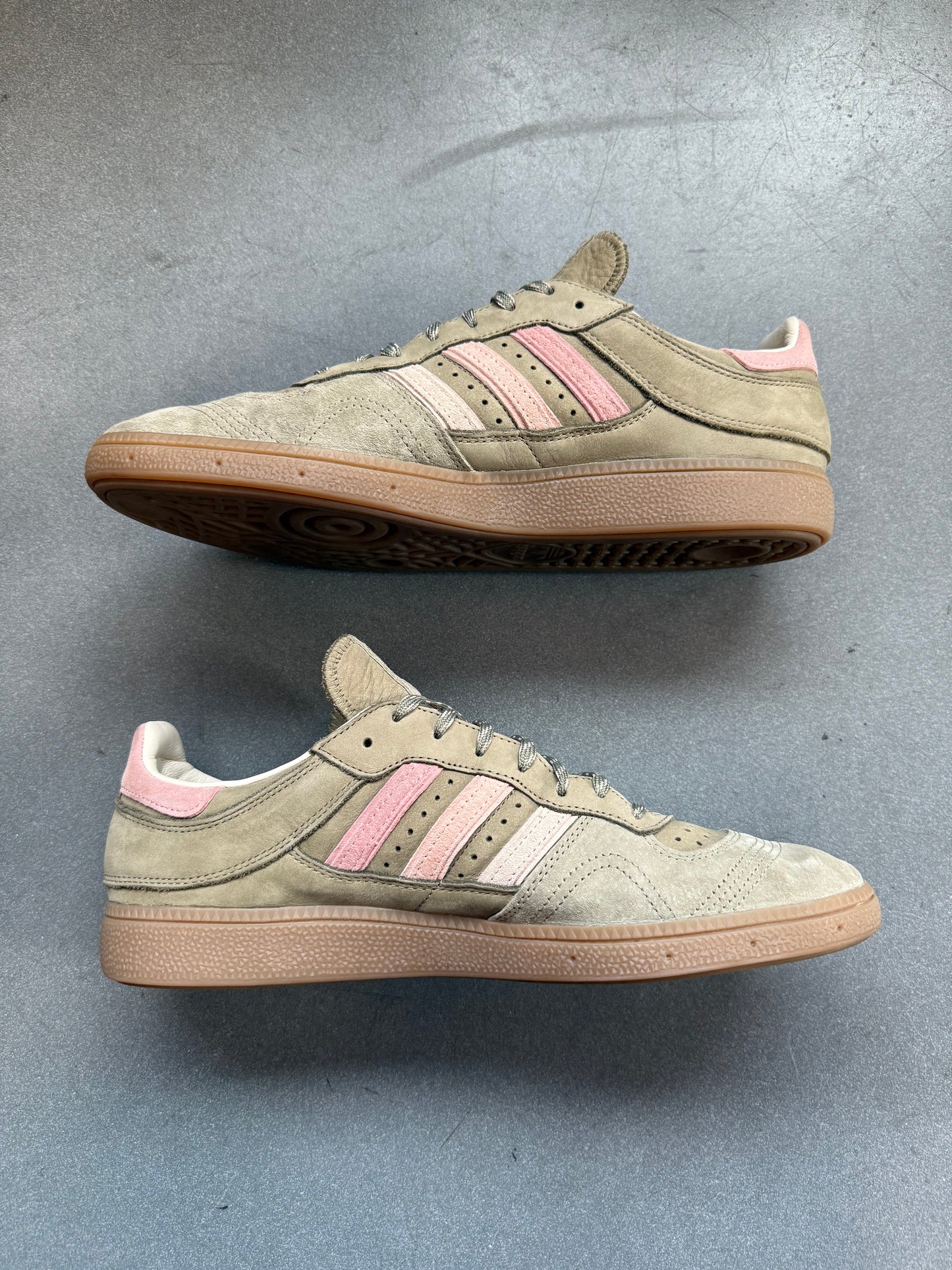 2024 SIZE 11 ADIDAS HANDBALL TOP KITH CLASSIC GUM PINK (PRE-OWNED NO BOX)