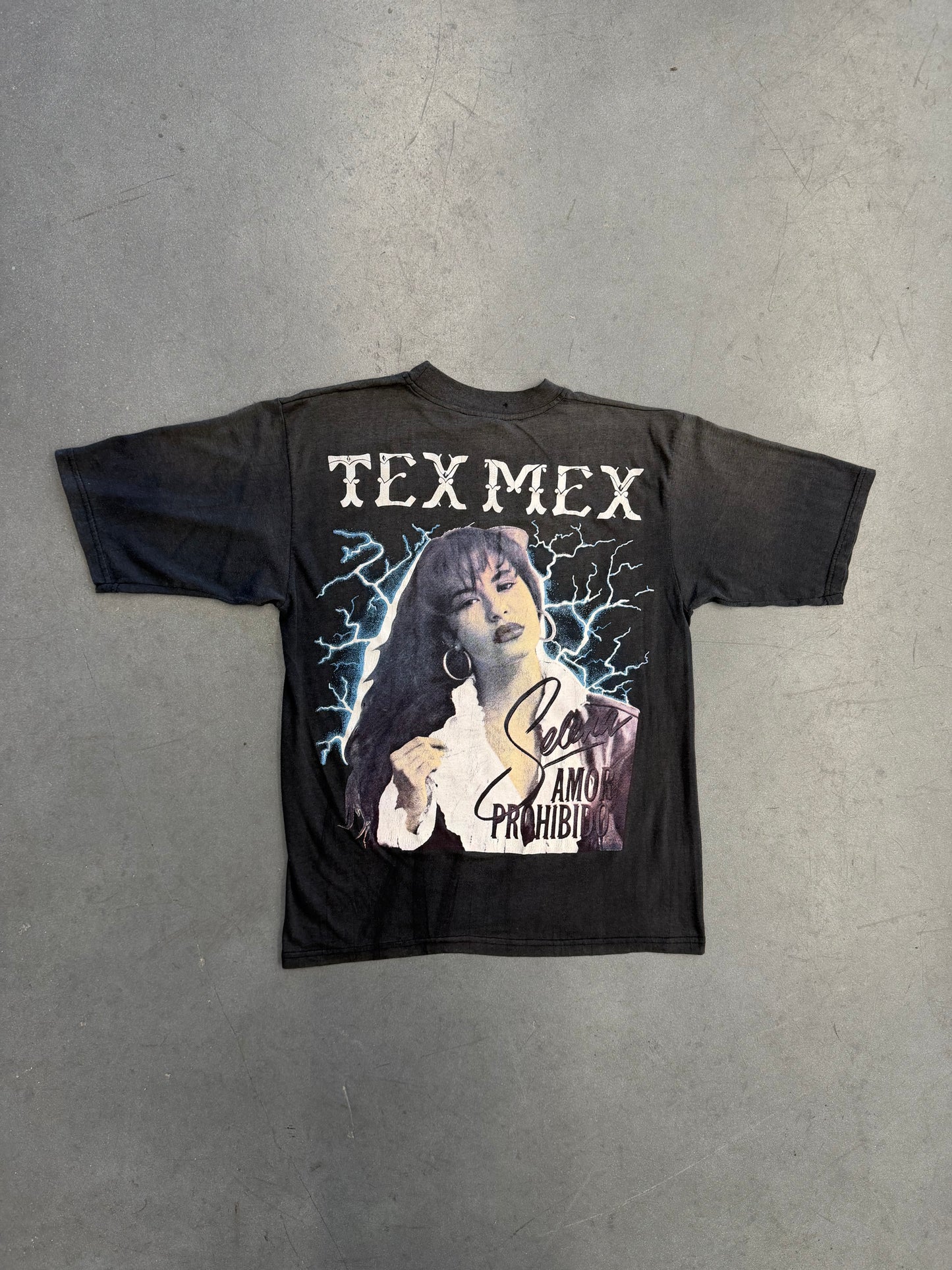 90S BOOTLEG SELENA QUINTANILLA AMOR PROHIBIDO TEX MEX LIGHTNING TEE (FADED TAG)