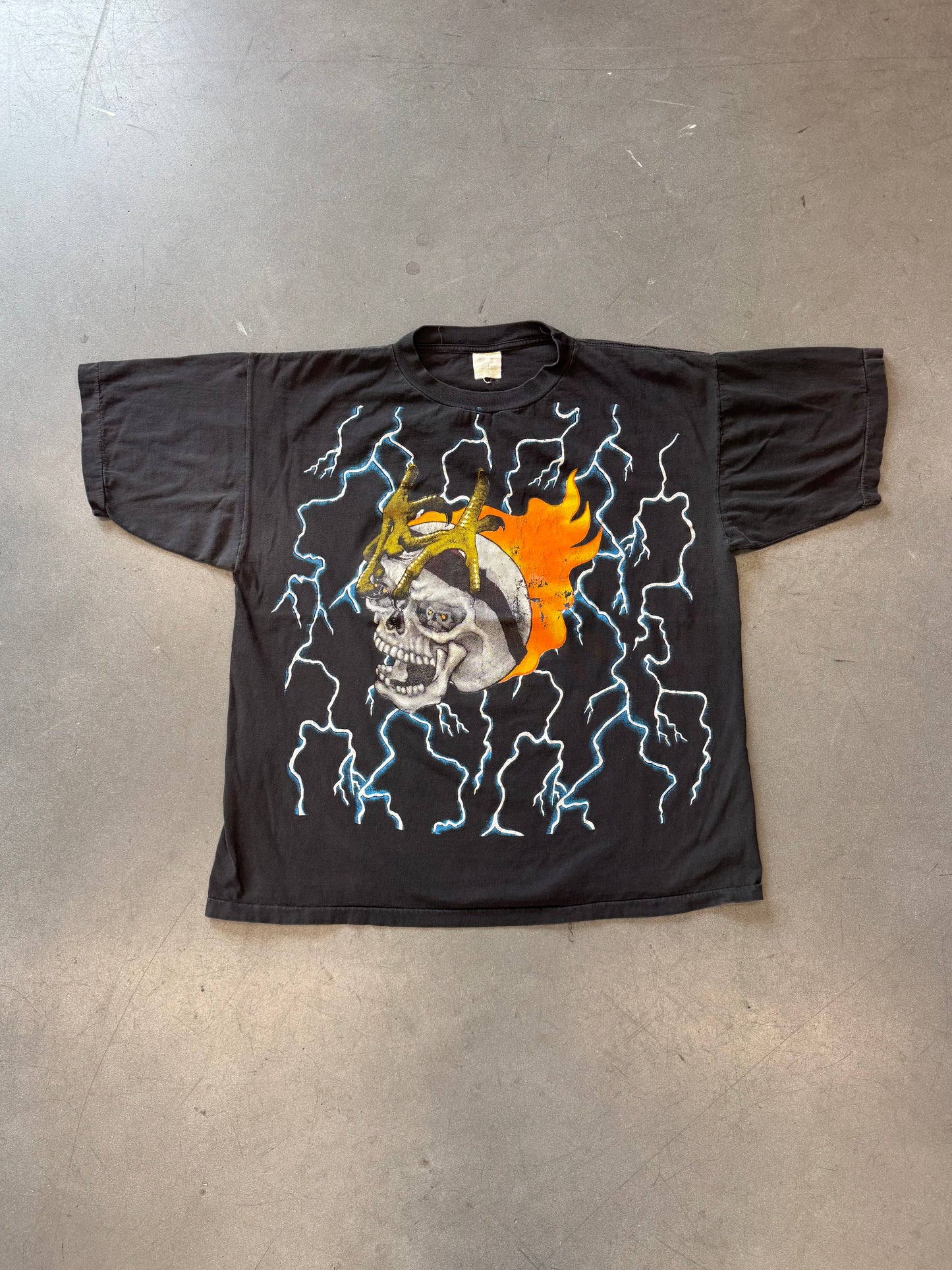 90S AMERICAN THUNDER FLAMING SKULL WITH TALLONS TEE (REBEL TAG)
