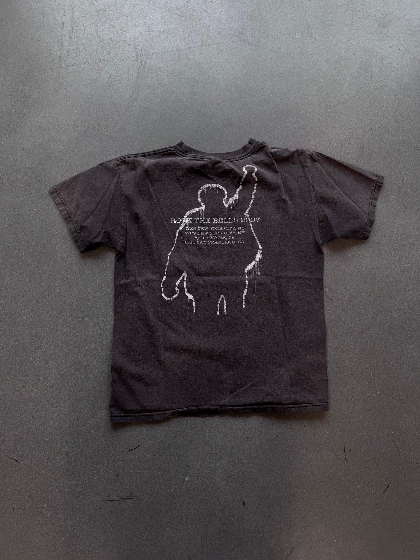 2007 RAGE AGAINST THE MACHINE BATTLE OF THE BELLS TEE (GIANT TAG)