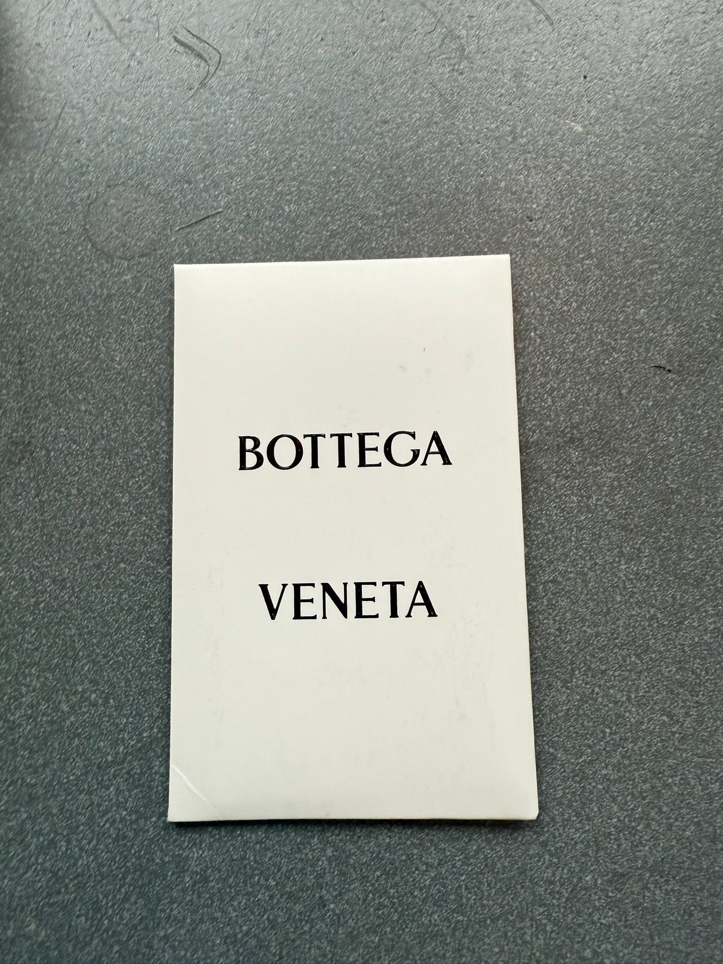 BOTTEGA VENETA LEATHER CHAIN POUCH HANDBAG - PLASTER (NEW WITH DUSTBAG) (TANIA)