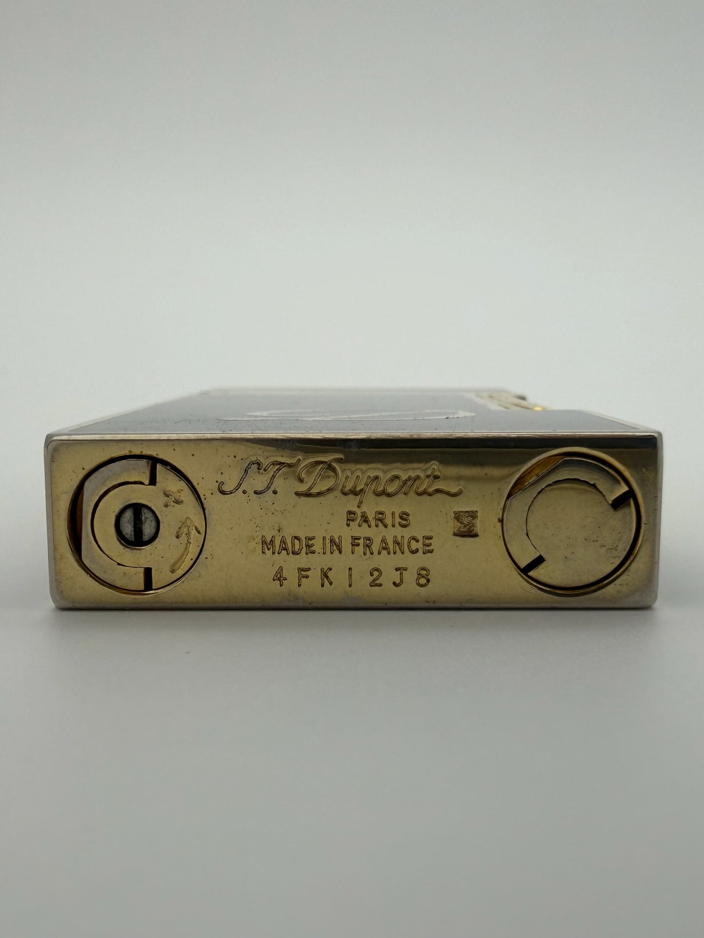 S.T. DUPONT BLACK LACQUERED LIGNE 2 GOLD-PLATED LIGHTER (WITH BOX AND MANUAL)
