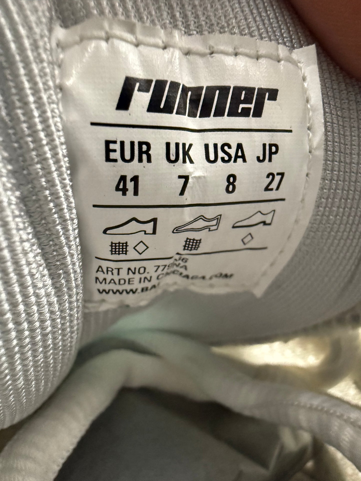 SIZE 41 BALENCIAGA RUNNER 2 WORN-OUT SNEAKERS