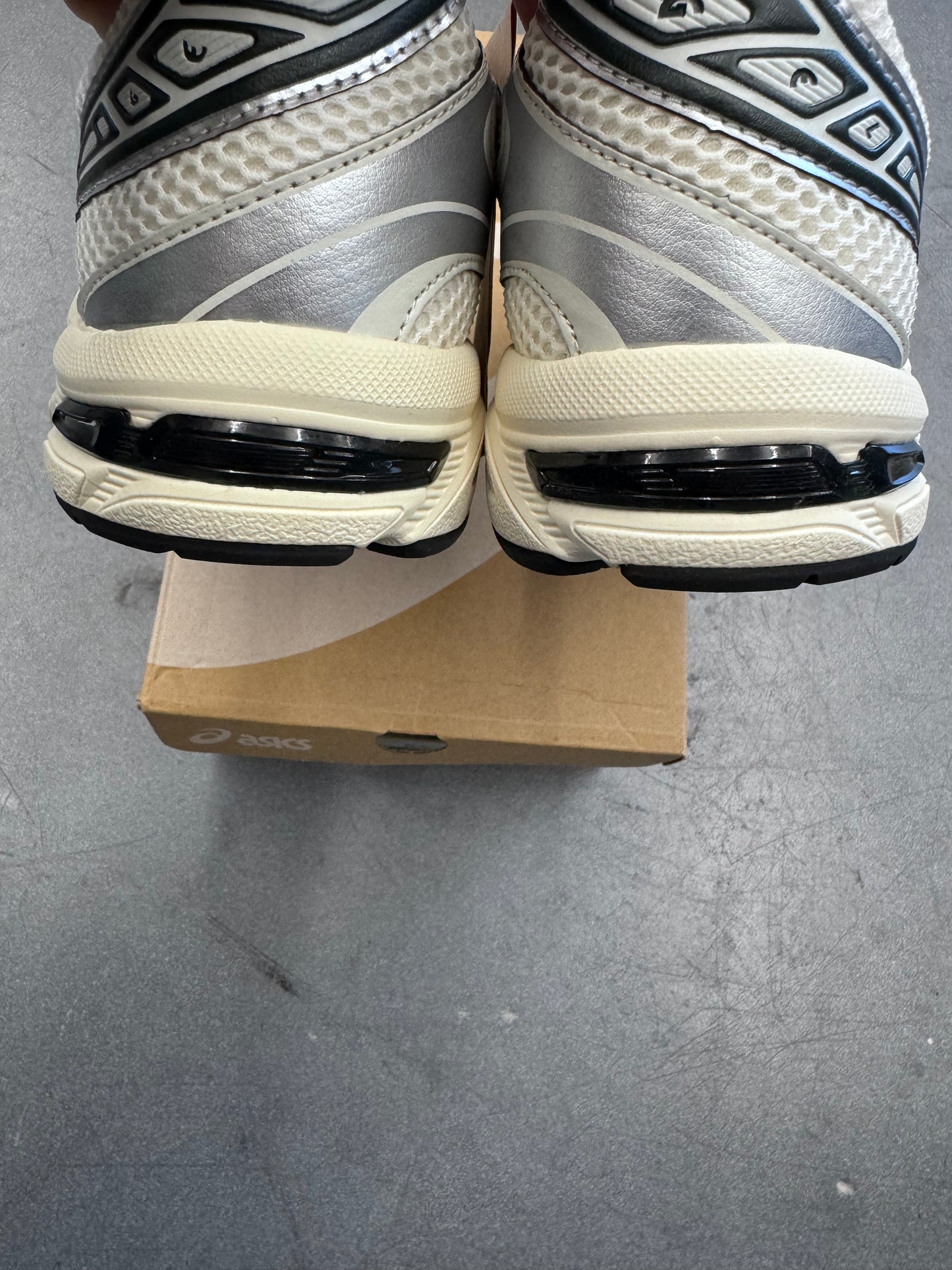 2024 SIZE 7 KITH ASICS GEL 1130 CREAM SCARAB (NEW WITH BOX)