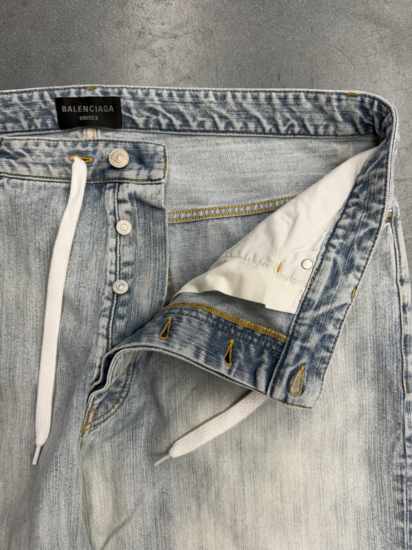 BALENCIAGA WIDE LEG BAGGY DRAWSTRING JEANS - LIGHT WASH