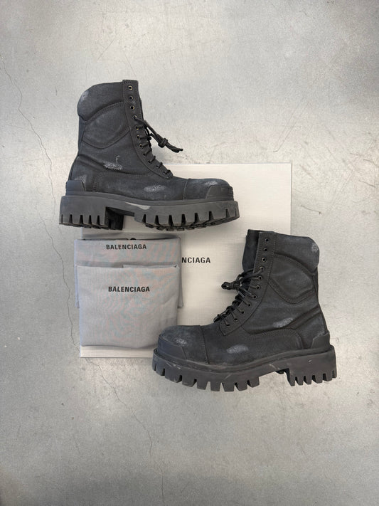 SIZE 40 BALENCIAGA COMBAT STRIKE DISTRESSED BOOTS (PRE-OWNED WITH BOX)