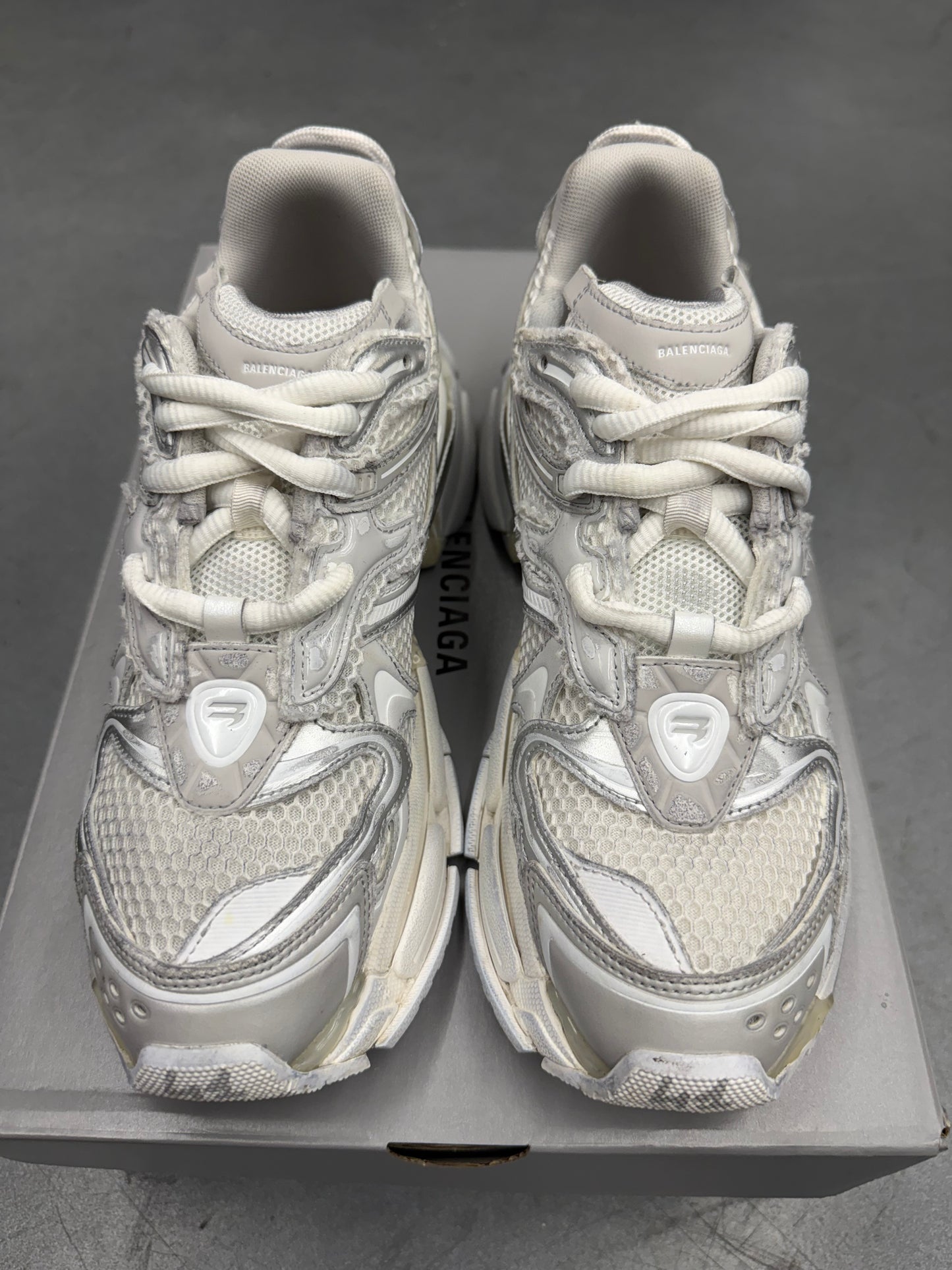SIZE 41 BALENCIAGA RUNNER 2 WORN-OUT SNEAKERS