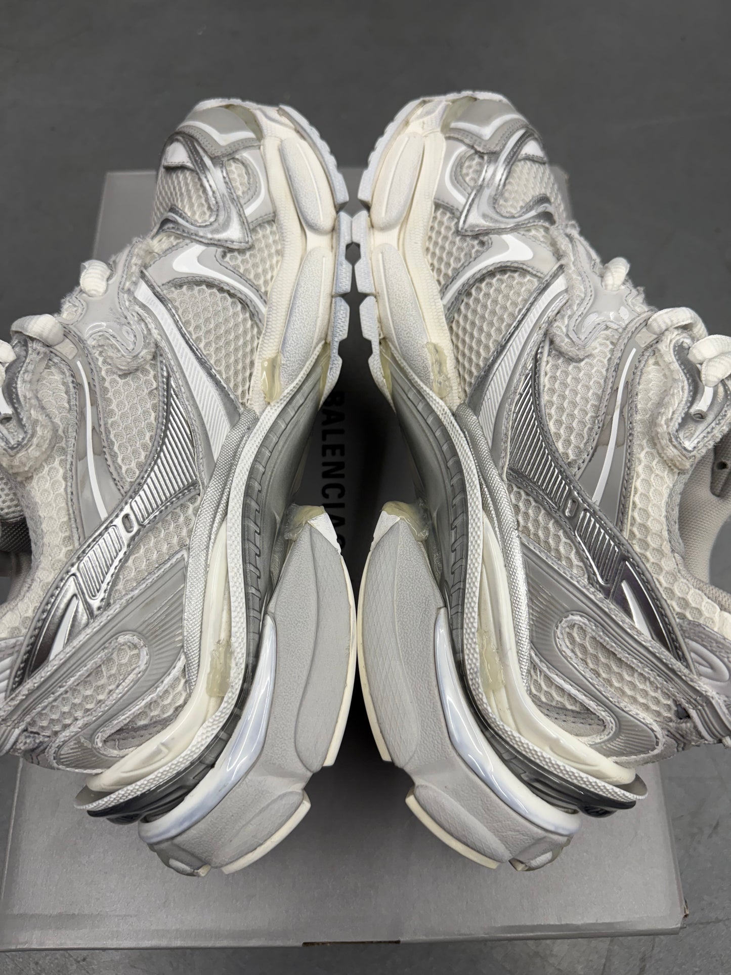 SIZE 41 BALENCIAGA RUNNER 2 WORN-OUT SNEAKERS