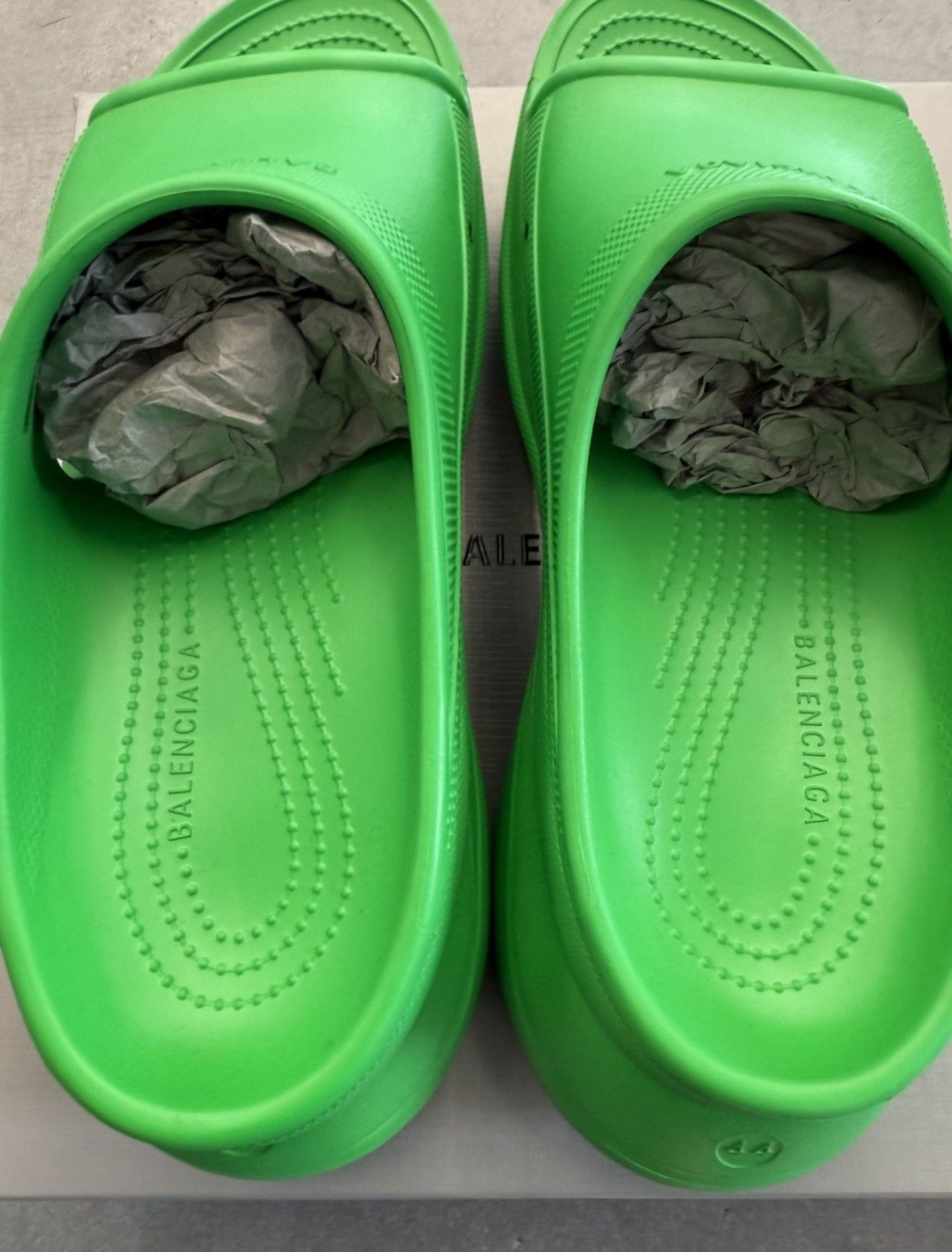 SIZE 44 BALENCIAGA POOL CROCS RUBBER SLIDE GRAS GREEN (NEW WITH BOX)