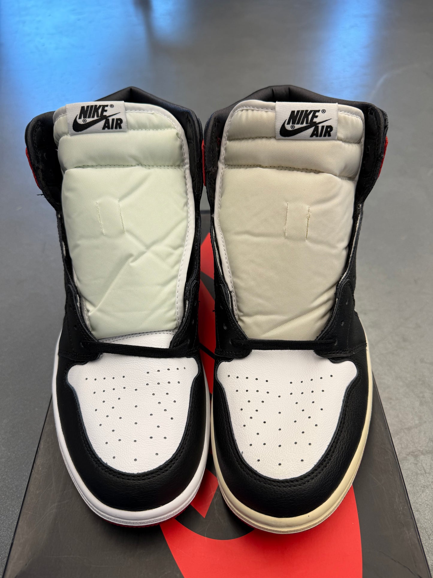 2019 W SIZE 12 JORDAN 1 RETRO HIGH SATIN BLACK TOE (WOMEN'S) (NEW WITH BOX)