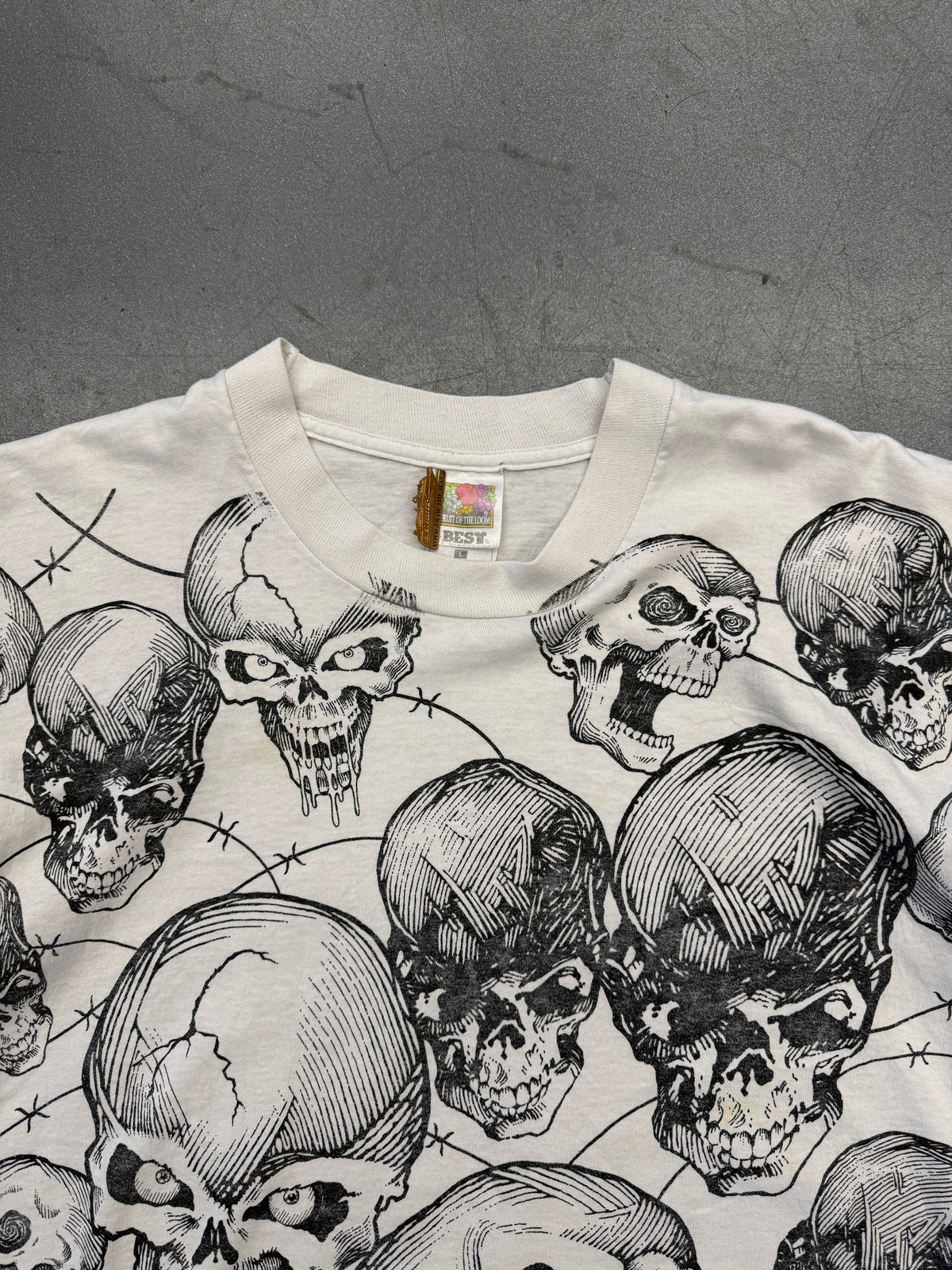 90'S SKULLS AOP TEE (FOTL BEST TAG)